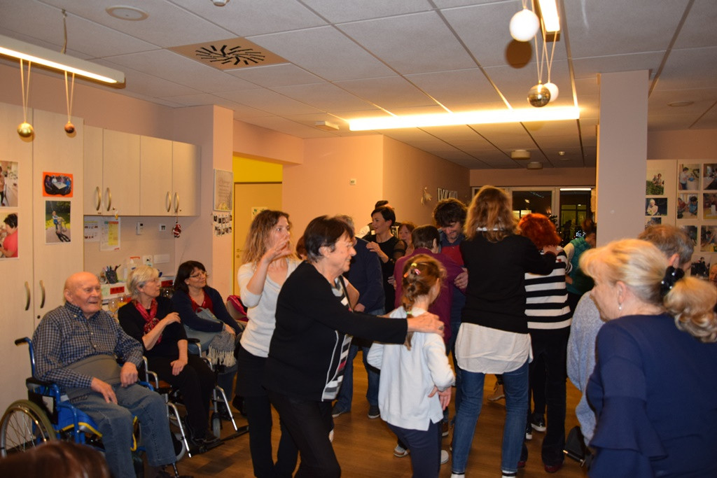 Novoletna zabava v domu Viharnik