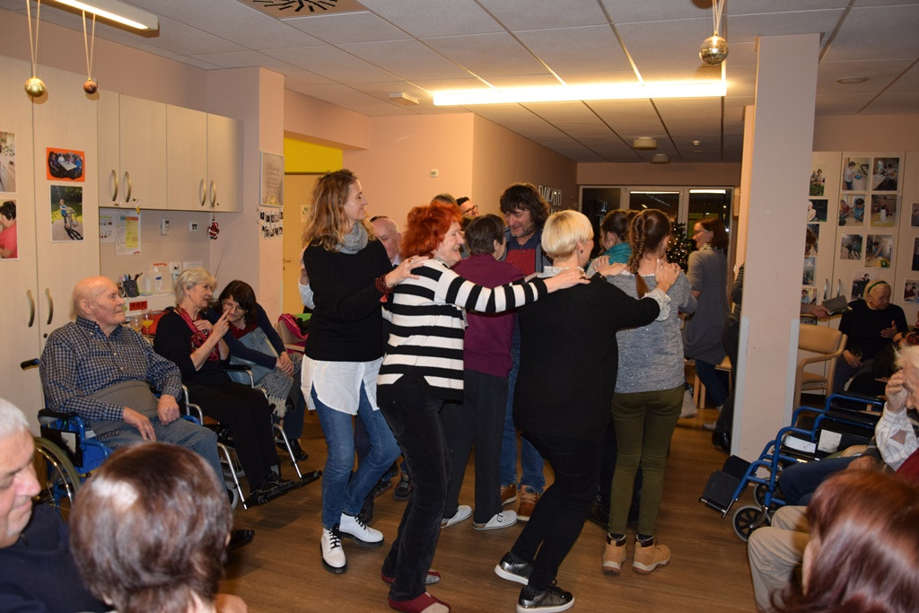 Novoletna zabava v domu Viharnik