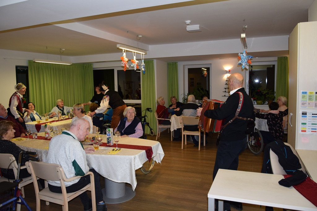 Novoletna zabava v domu Viharnik