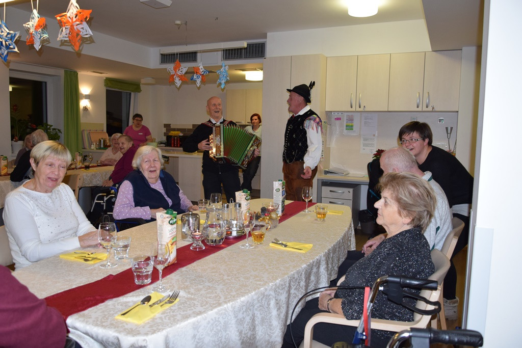 Novoletna zabava v domu Viharnik