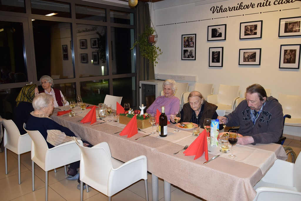 Novoletna zabava v domu Viharnik