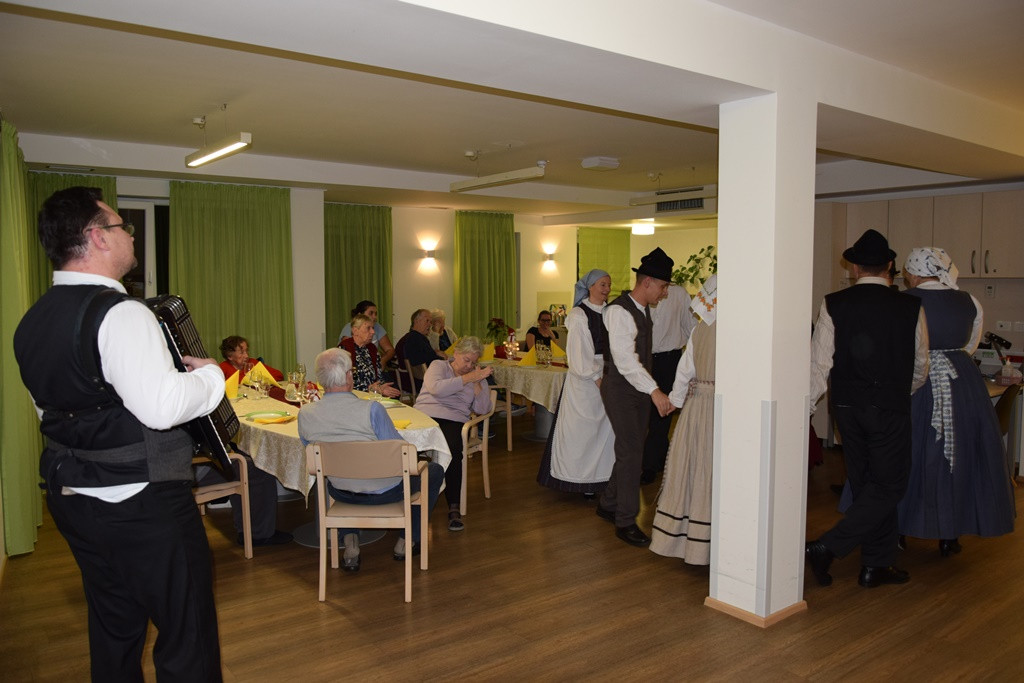 Novoletna zabava v domu Viharnik