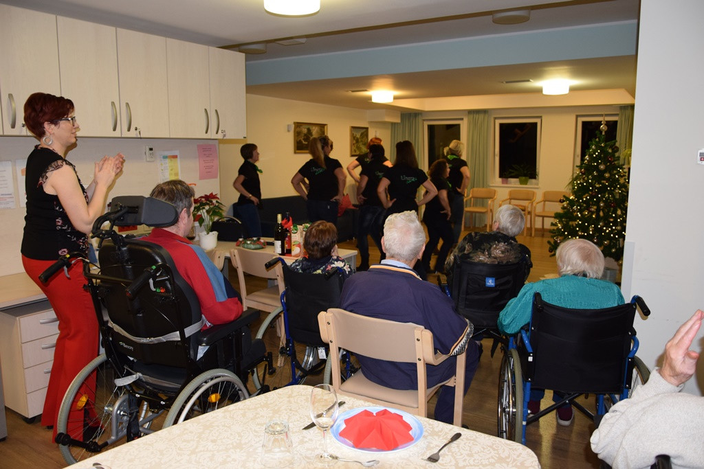 Novoletna zabava v domu Viharnik