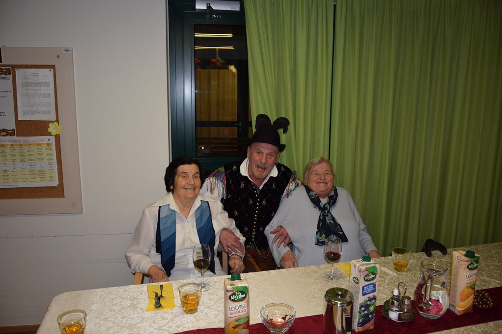 Novoletna zabava v domu Viharnik