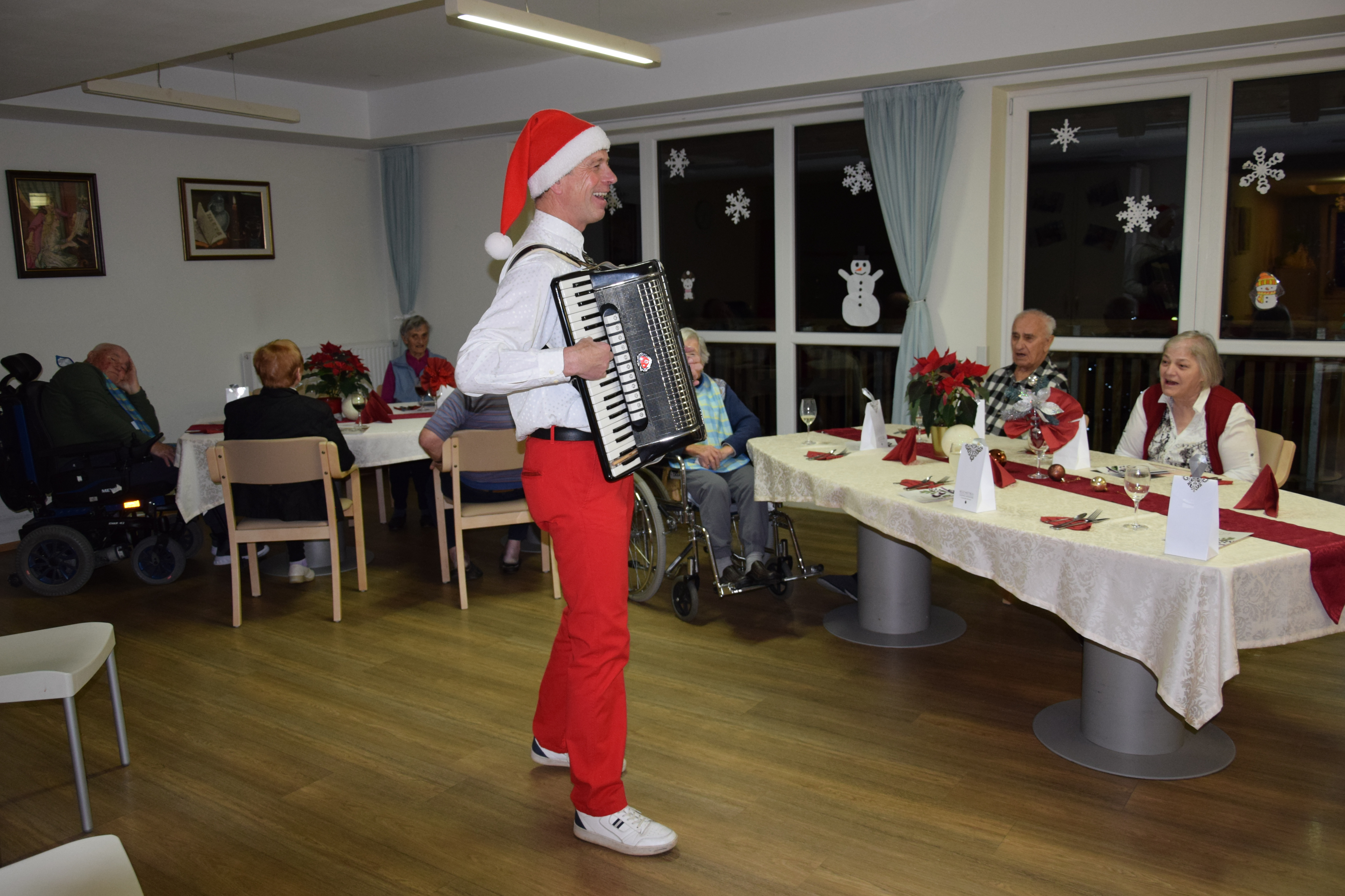 Novoletna zabava za stanovalce po skupinah