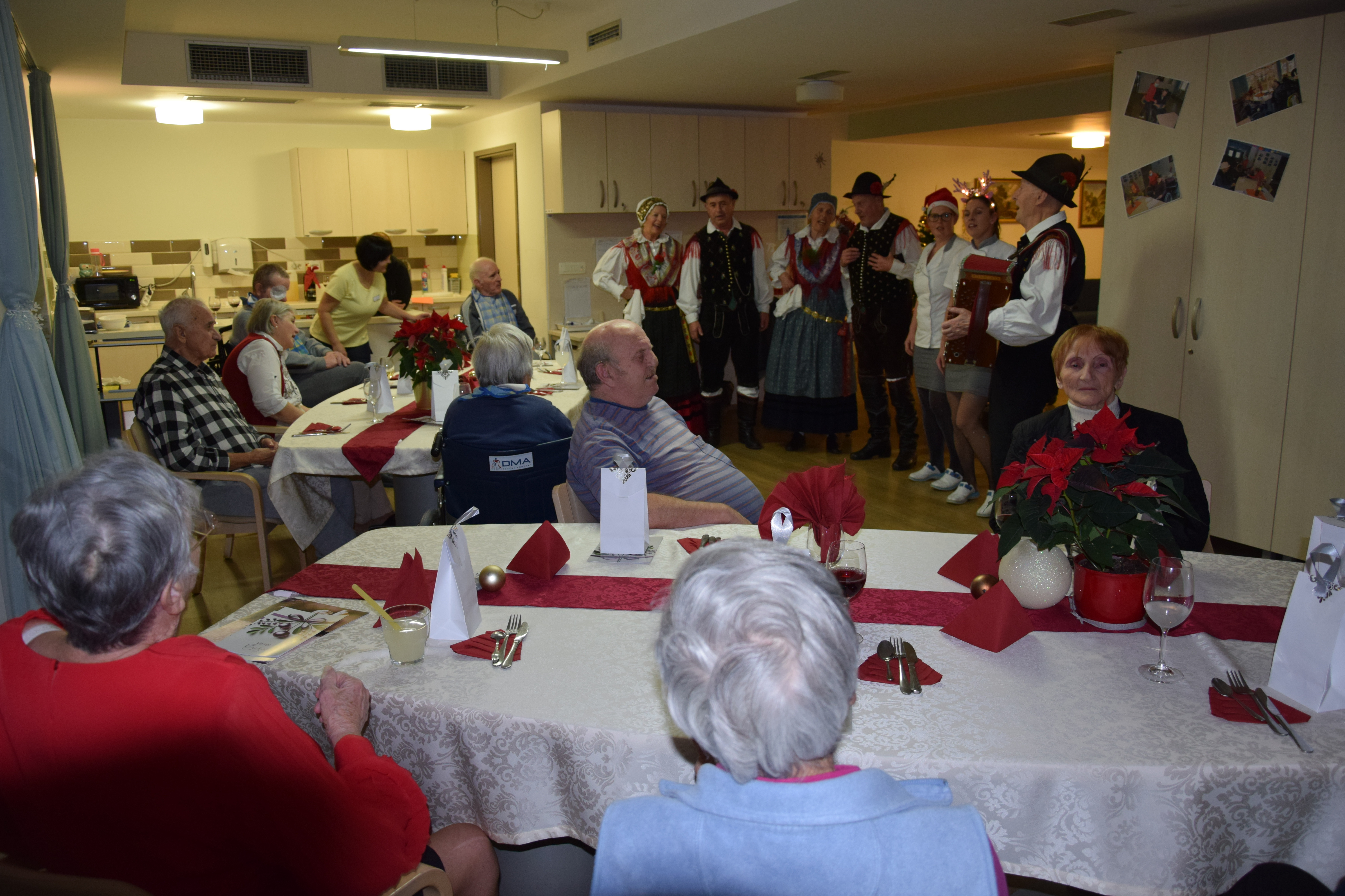 Novoletna zabava za stanovalce po skupinah