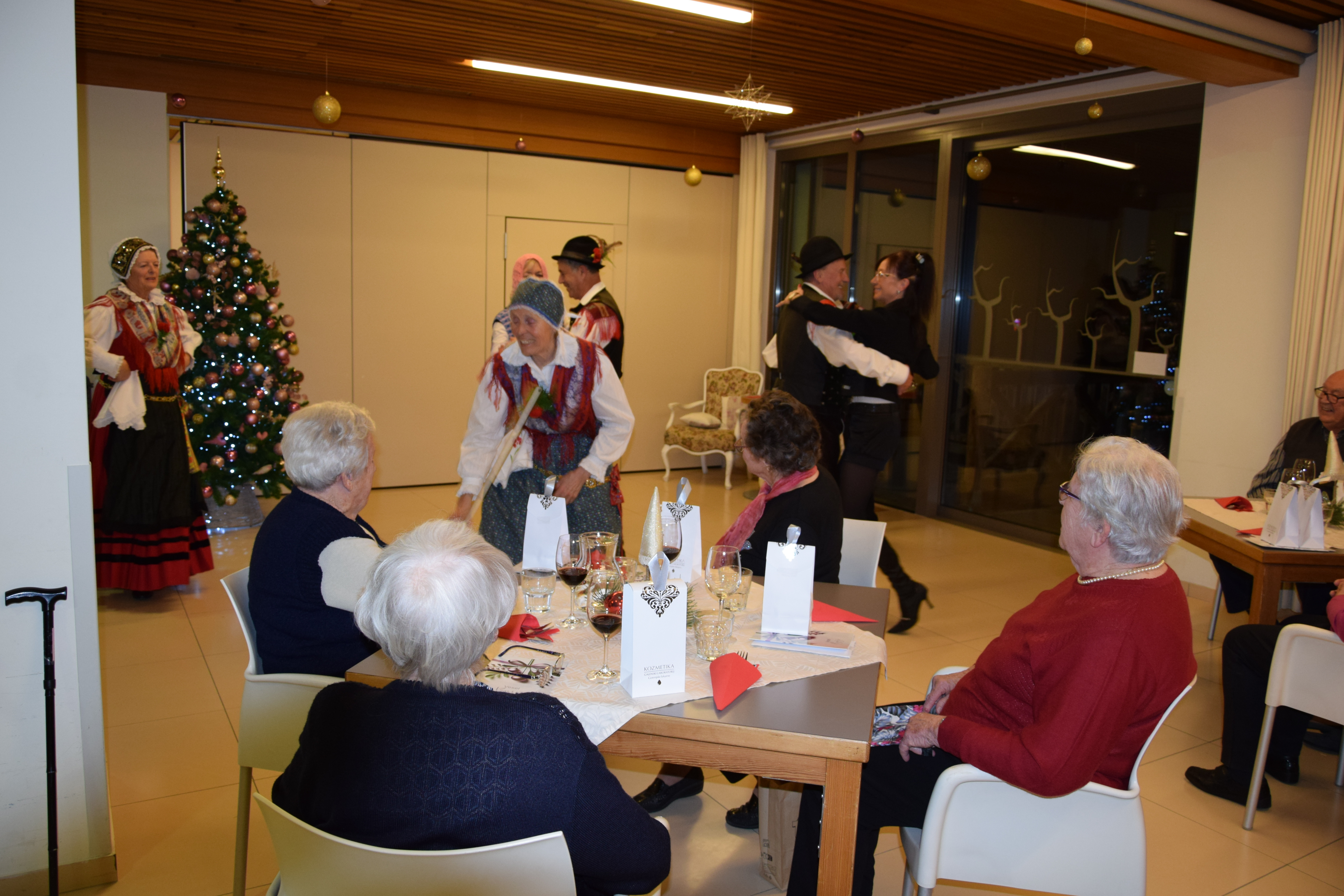 Novoletna zabava za stanovalce po skupinah