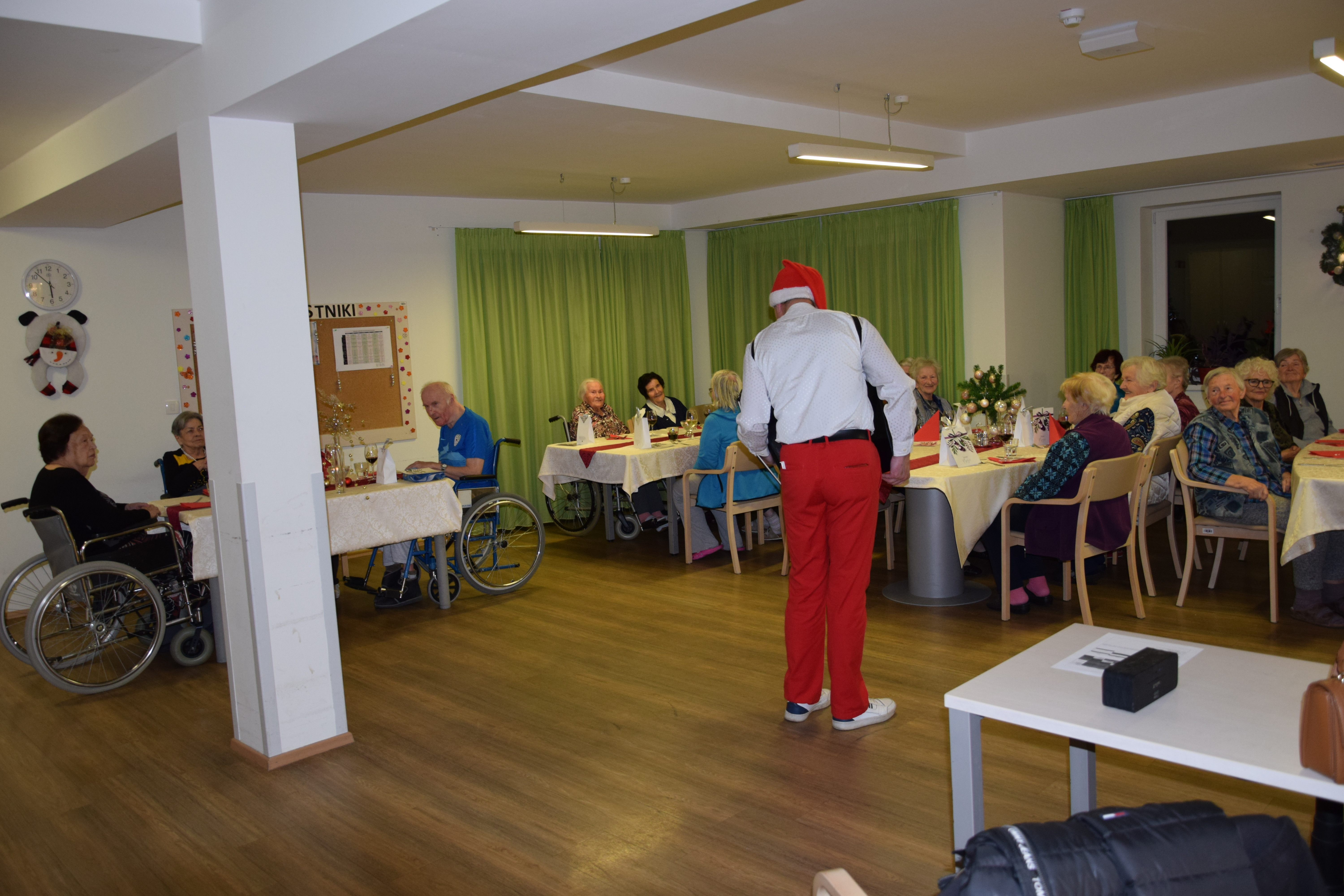 Novoletna zabava za stanovalce po skupinah