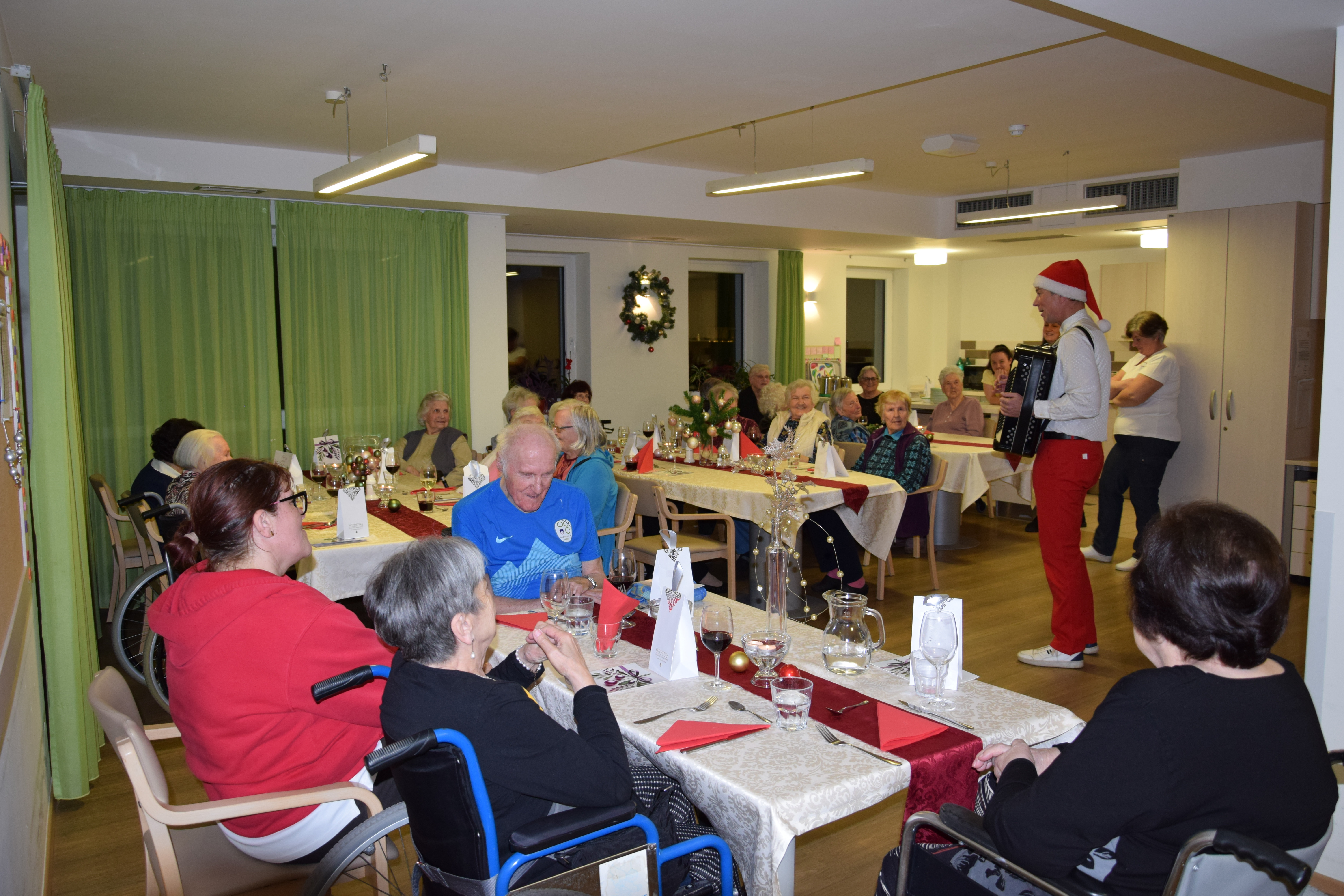 Novoletna zabava za stanovalce po skupinah