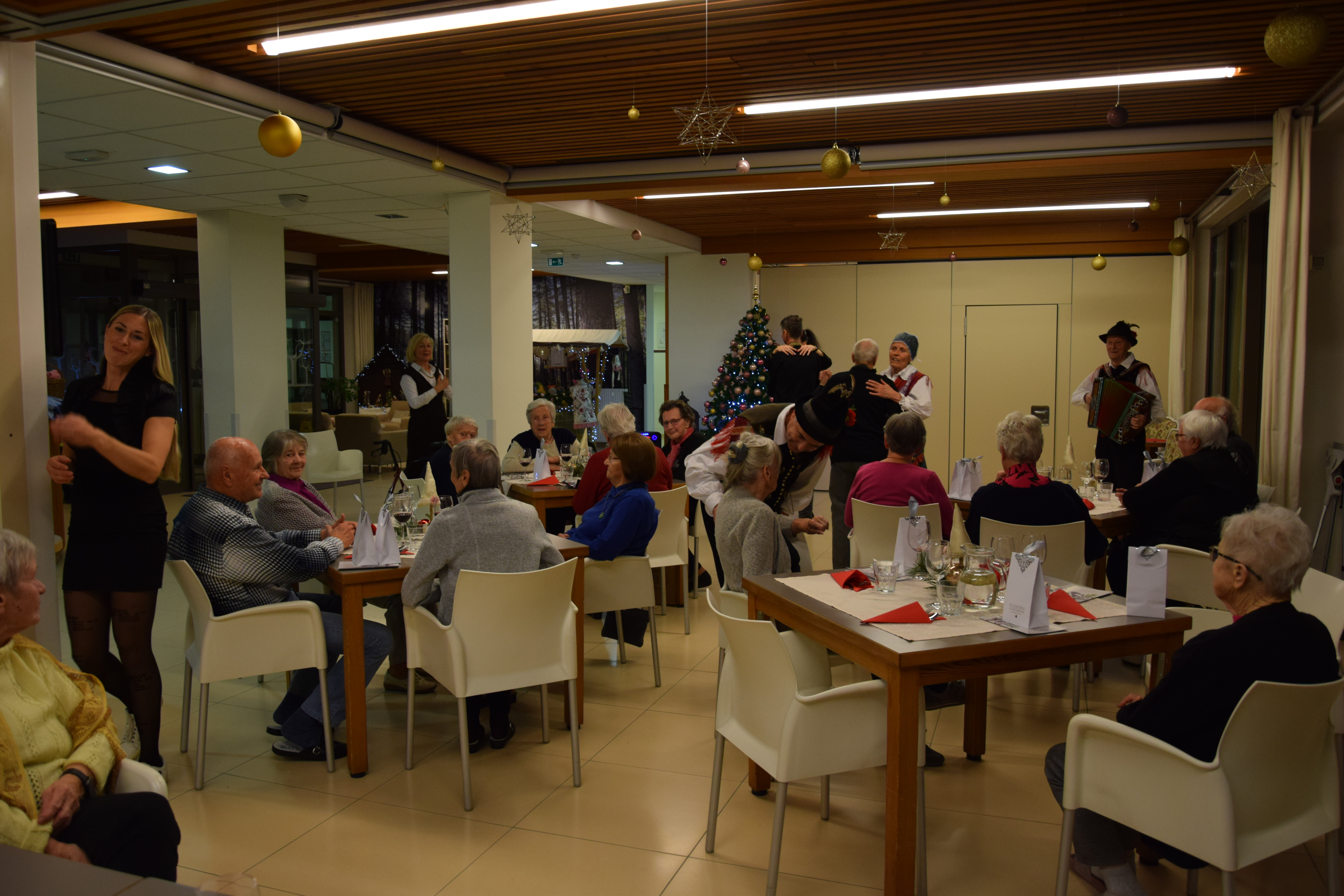 Novoletna zabava za stanovalce po skupinah