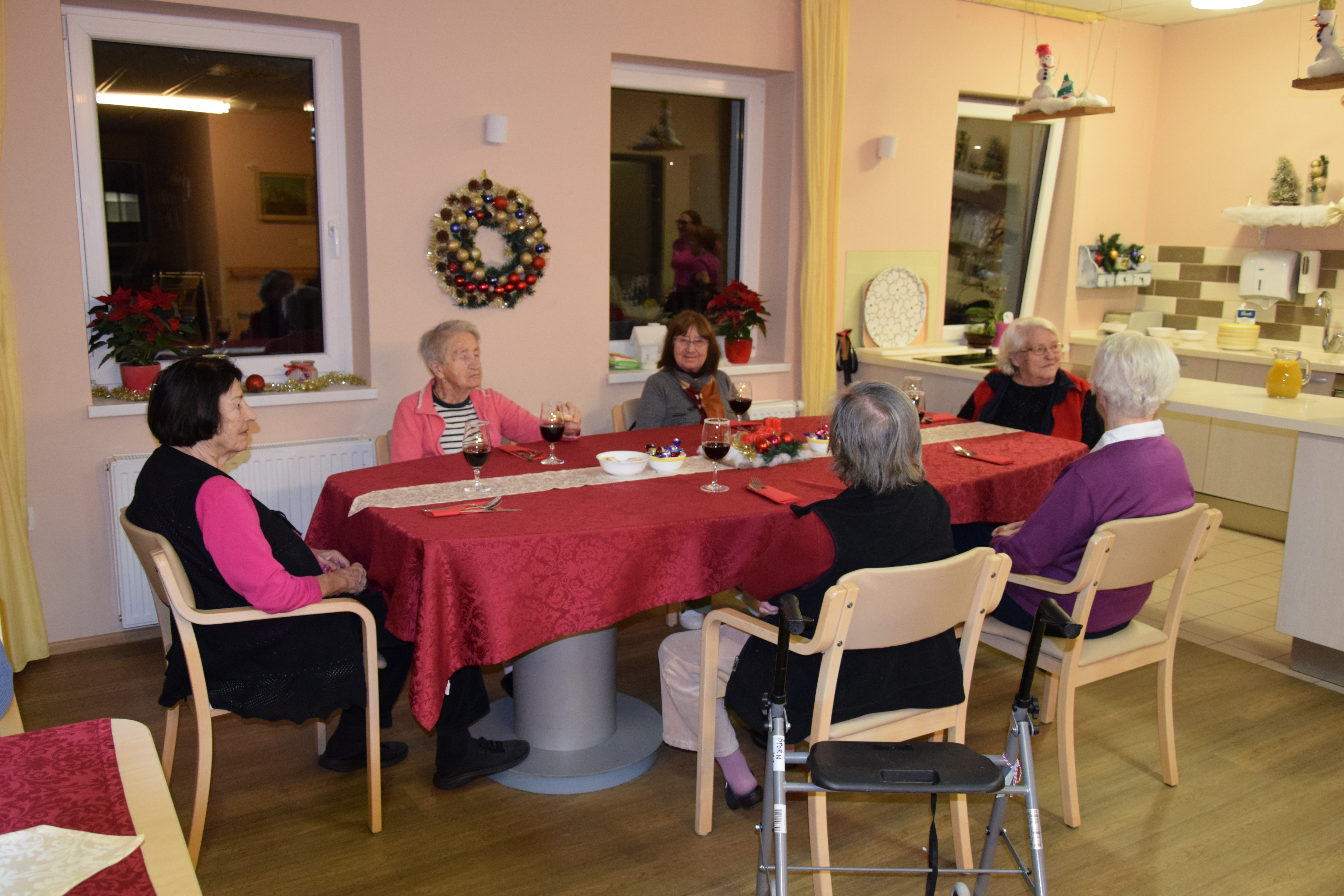 Novoletna zabava za stanovalce po skupinah