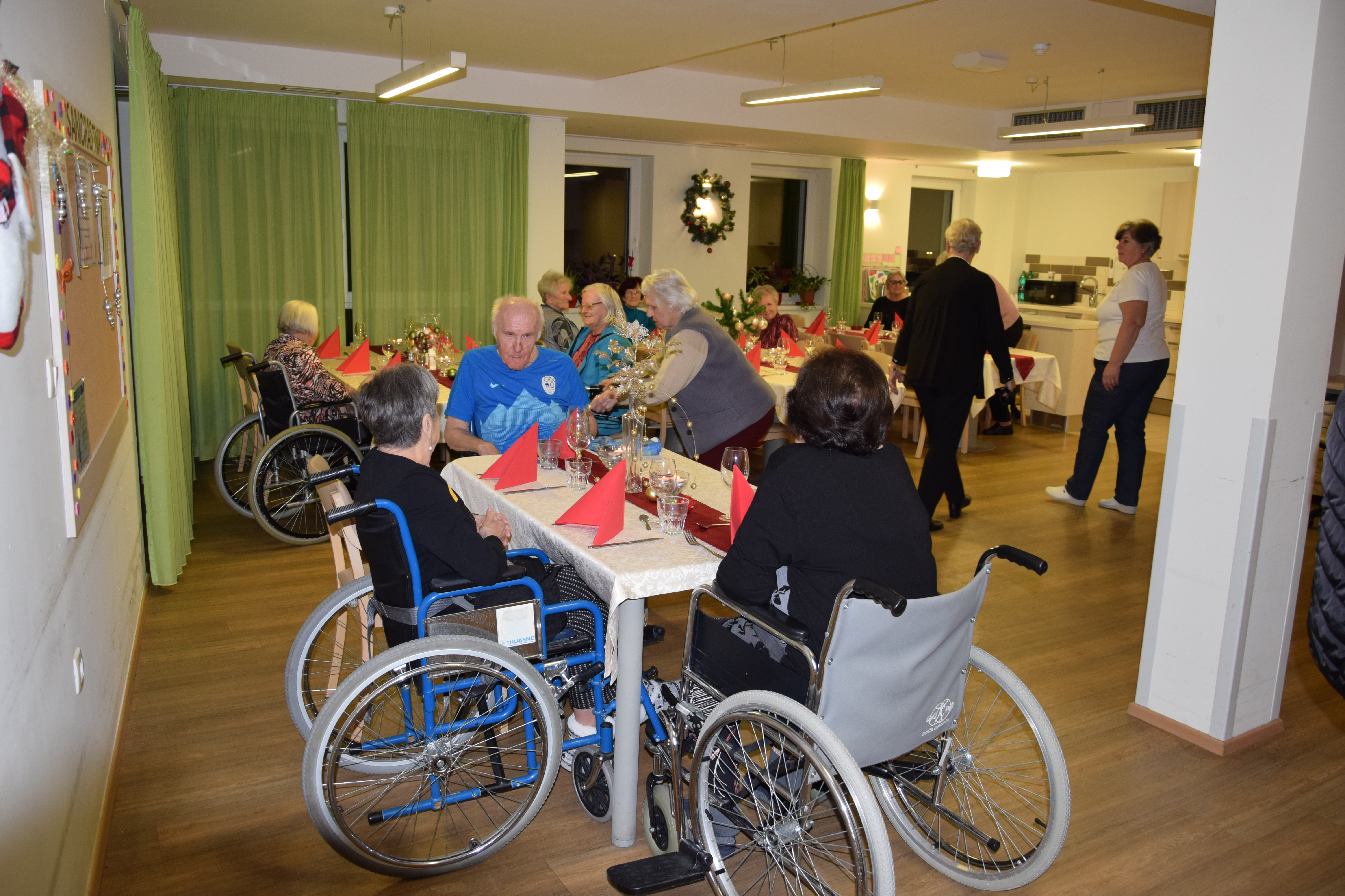 Novoletna zabava za stanovalce po skupinah