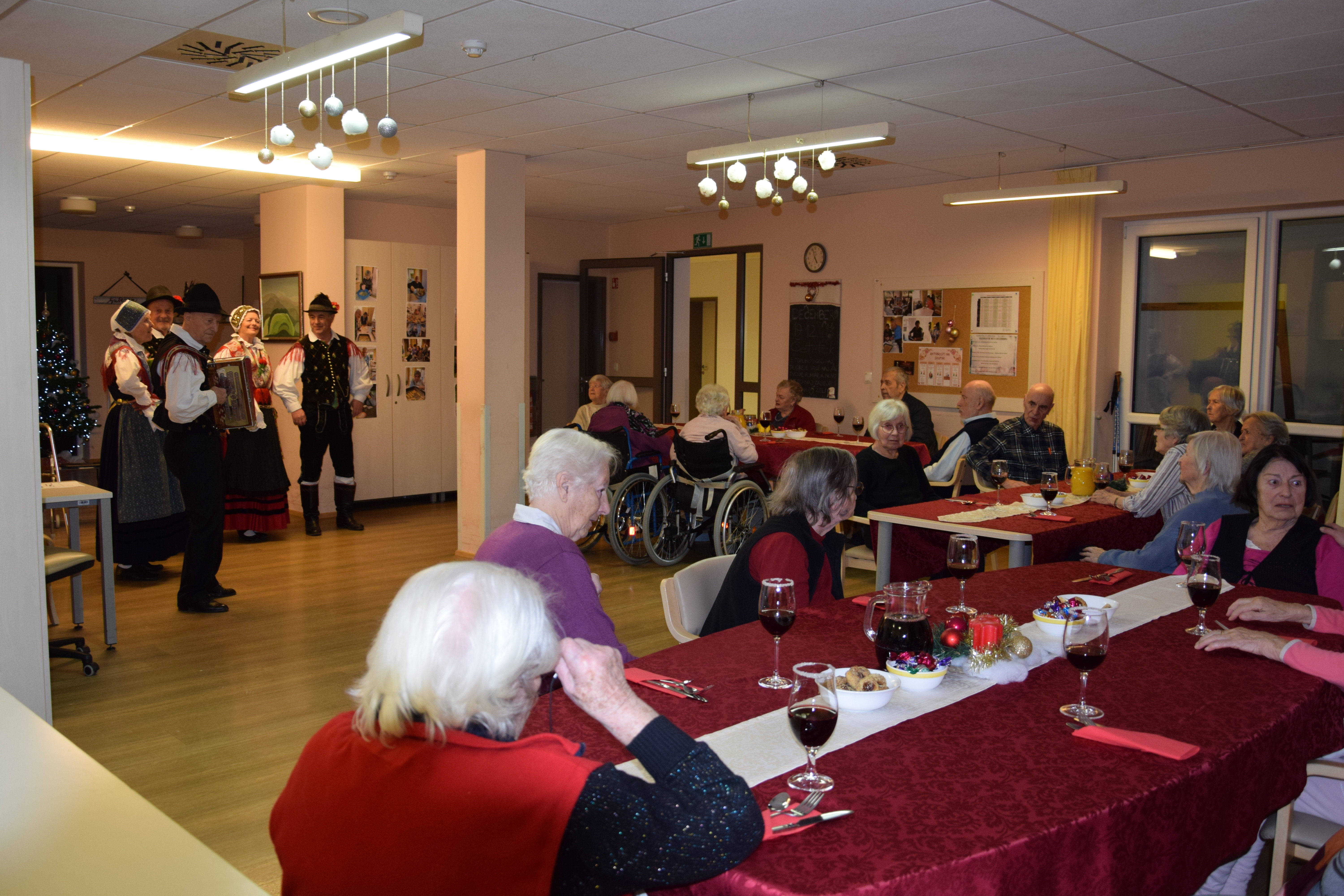 Novoletna zabava za stanovalce po skupinah