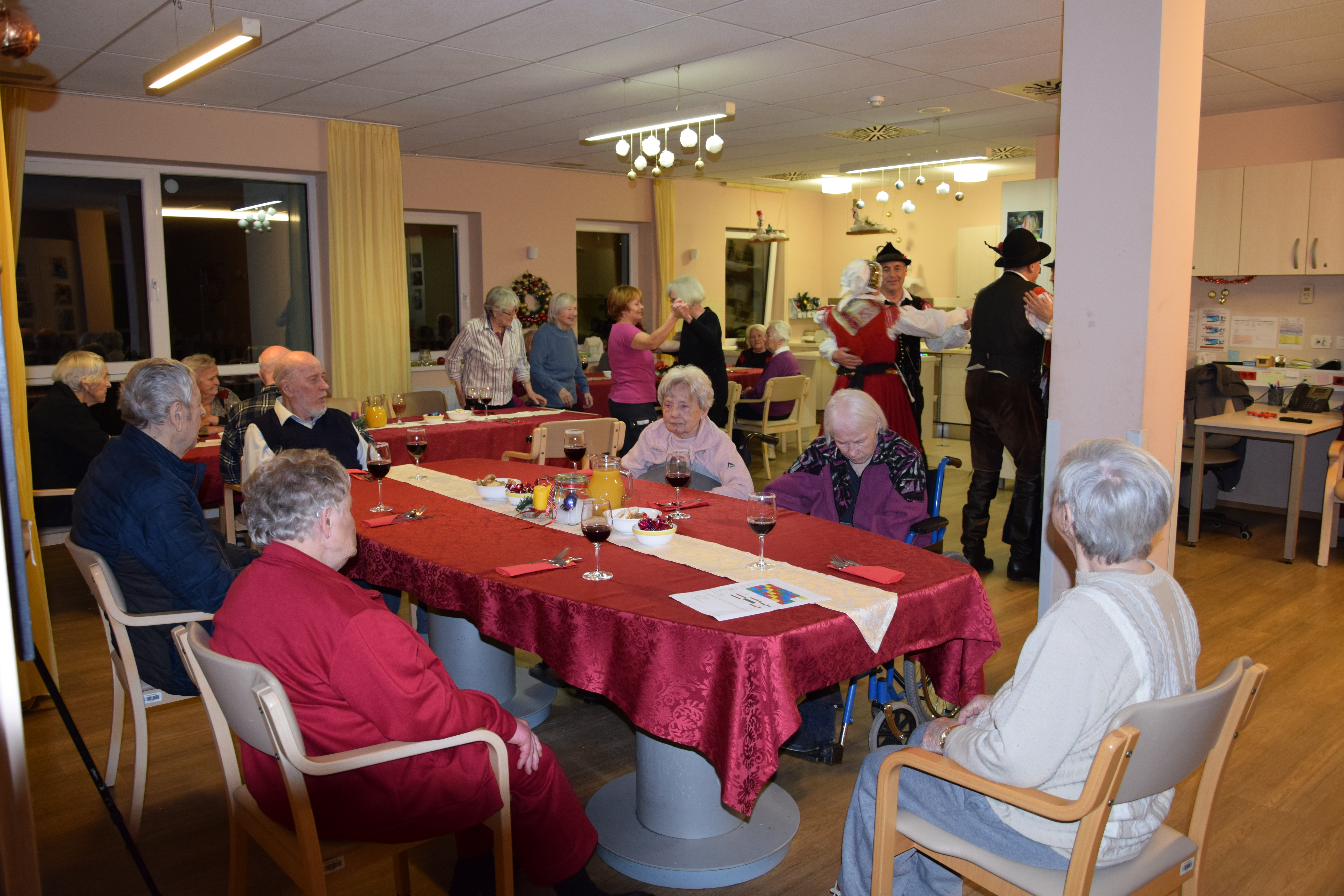 Novoletna zabava za stanovalce po skupinah