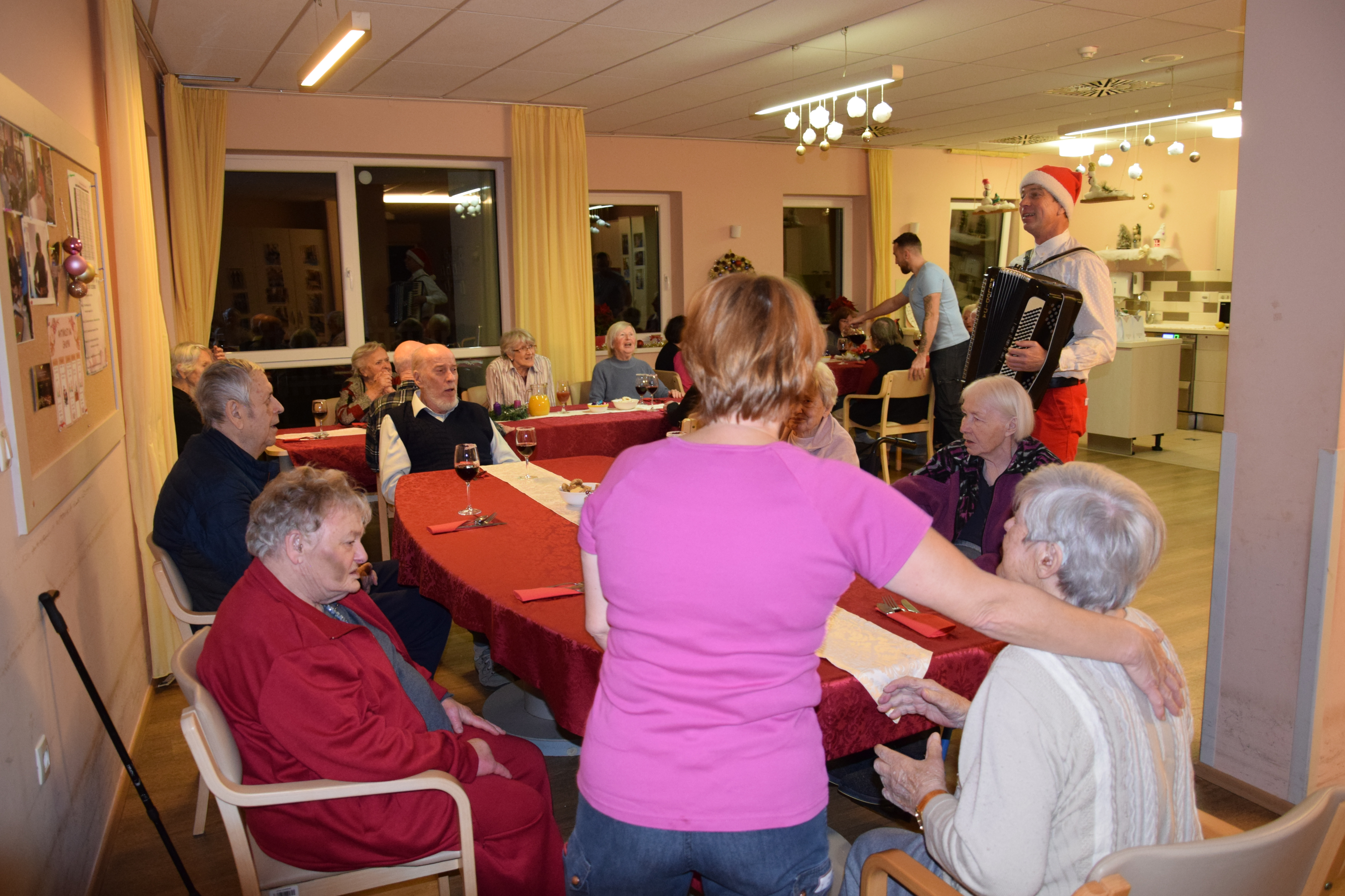 Novoletna zabava za stanovalce po skupinah