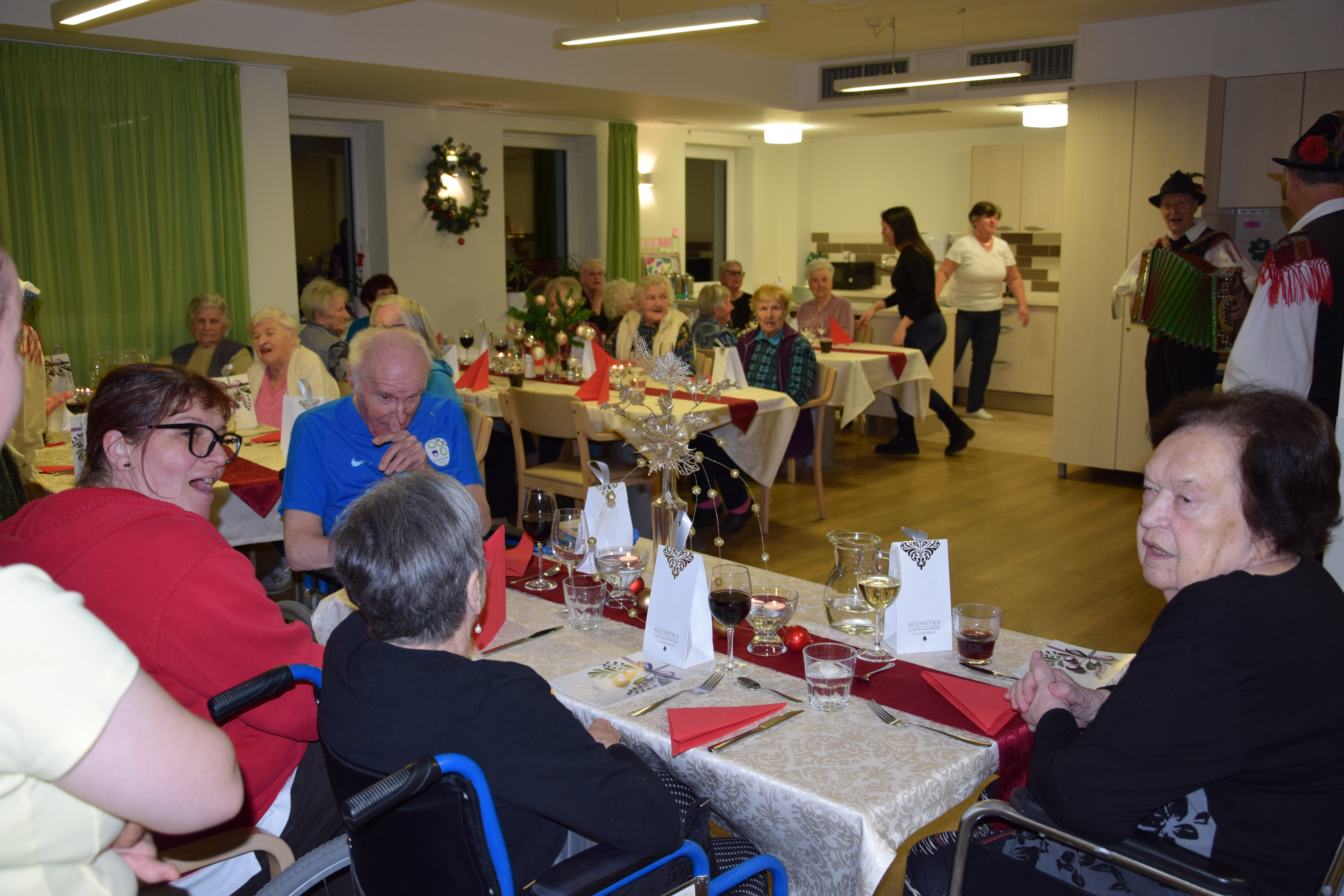 Novoletna zabava za stanovalce po skupinah