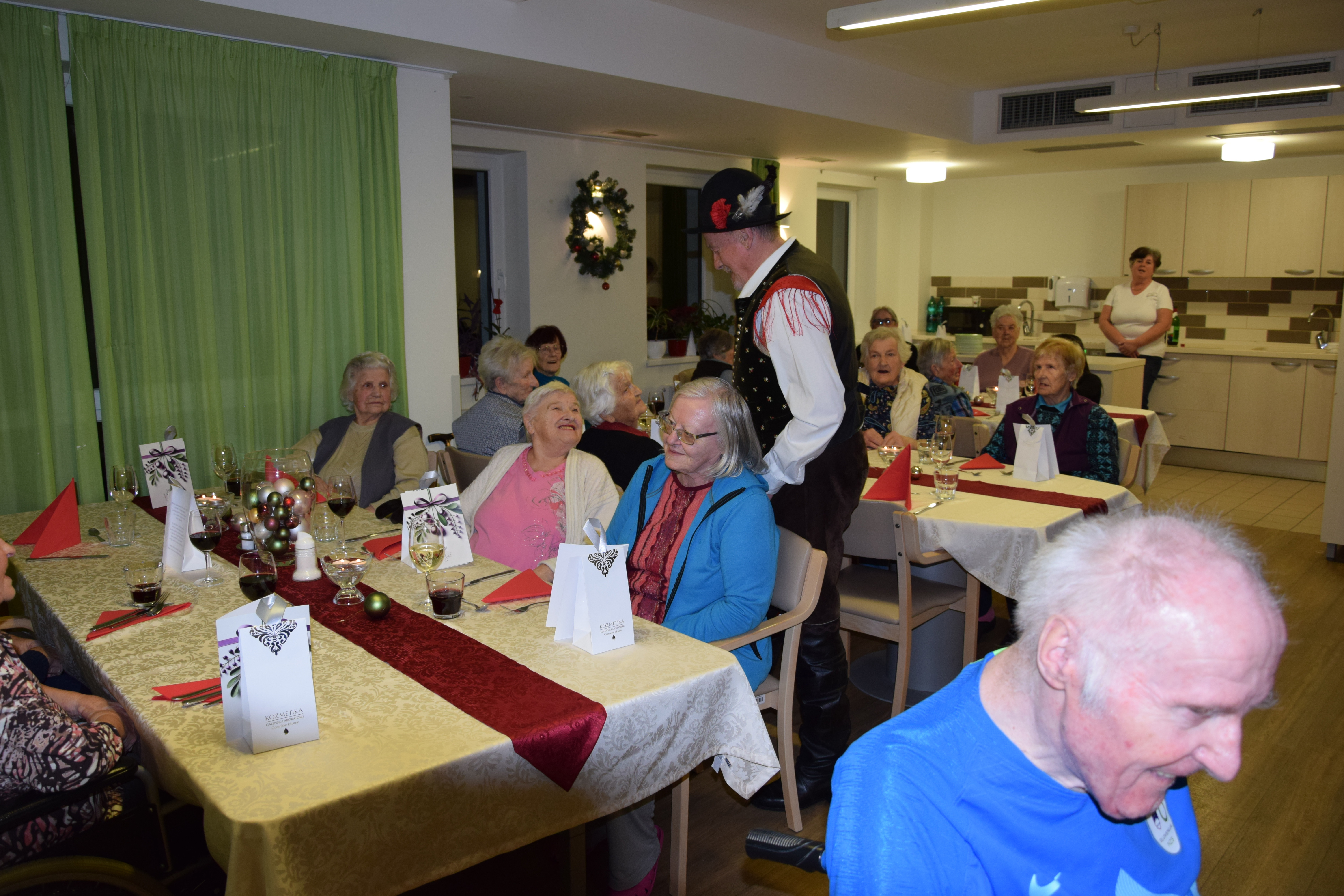 Novoletna zabava za stanovalce po skupinah