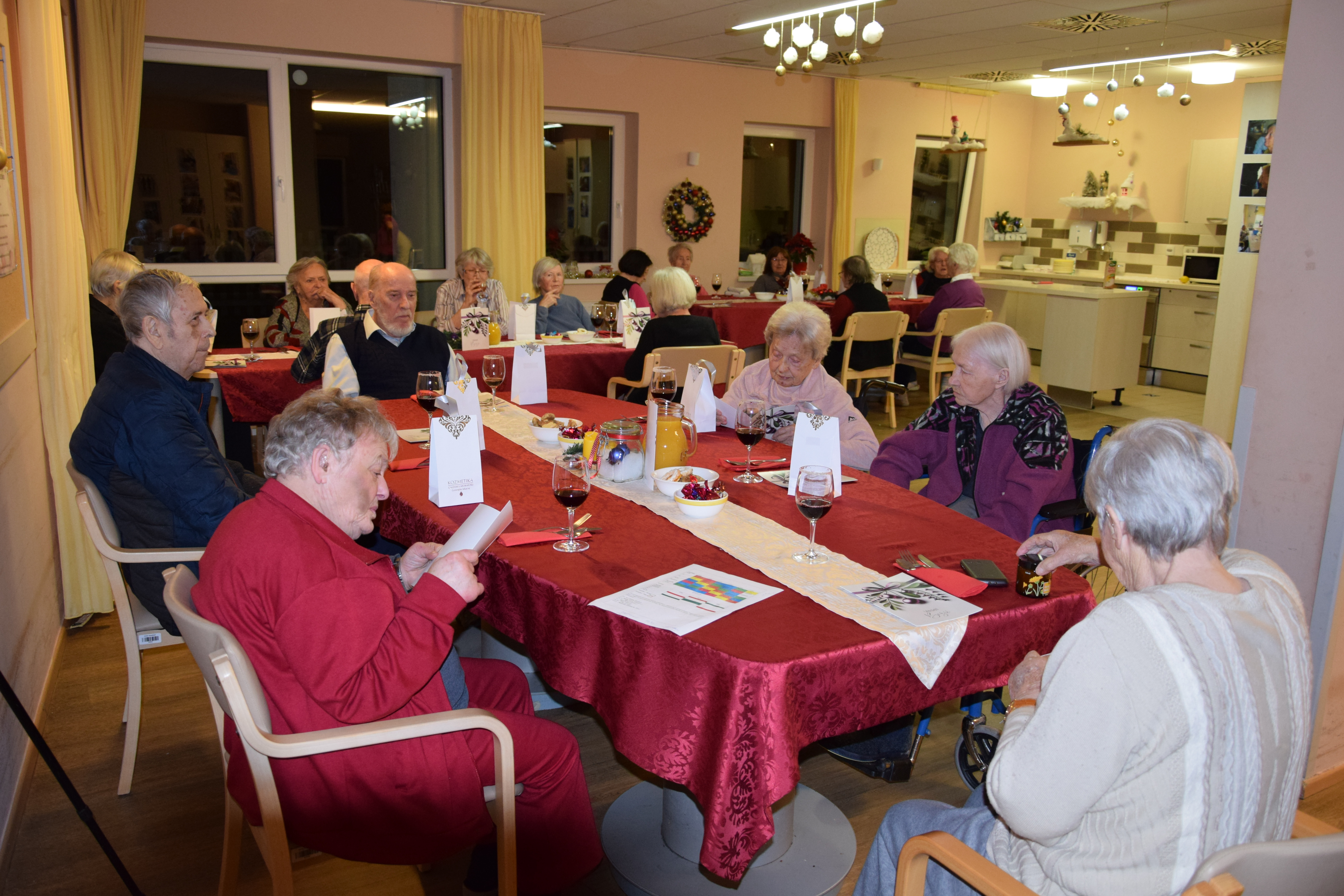 Novoletna zabava za stanovalce po skupinah