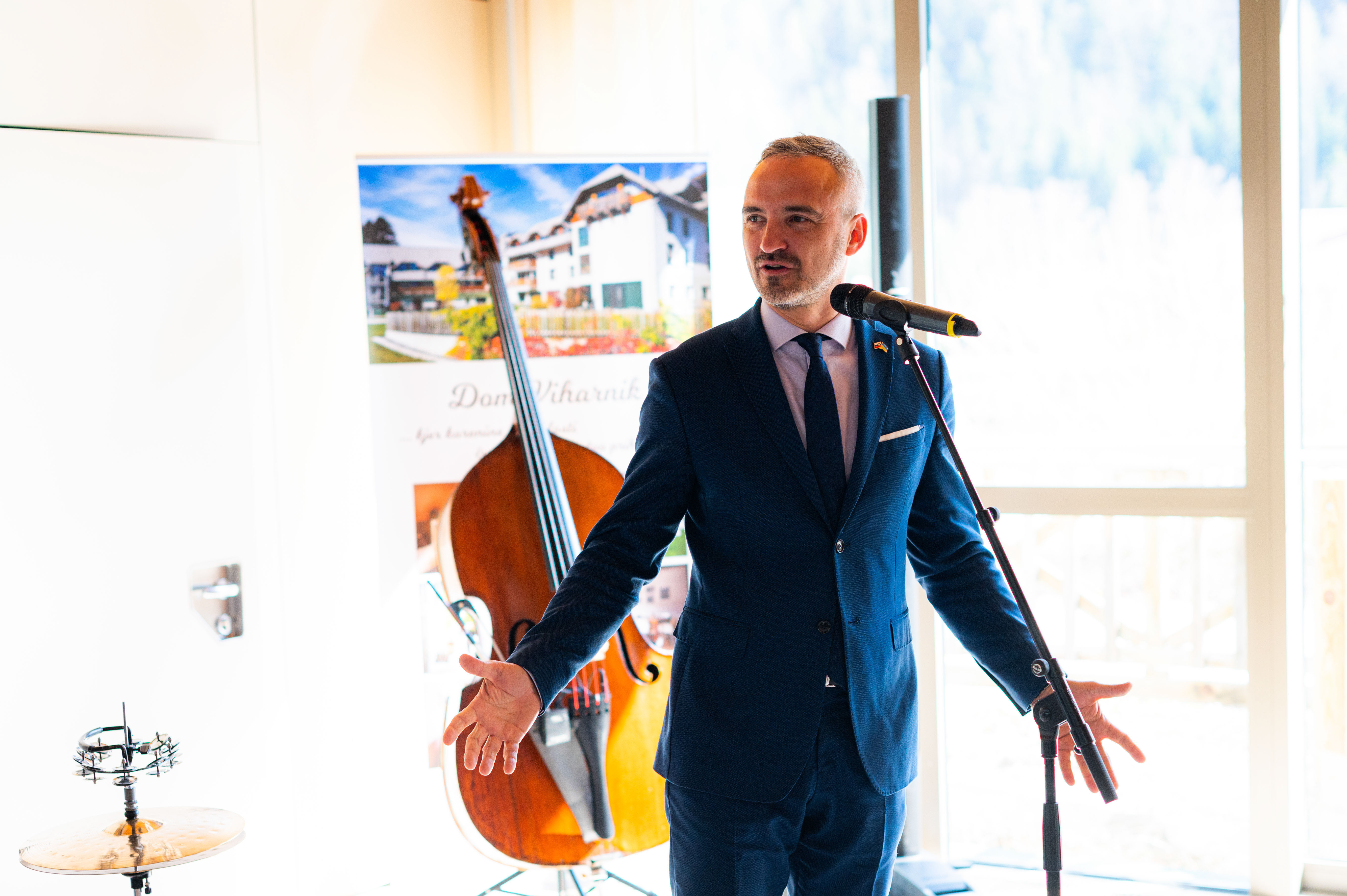 Ob praznovanju 10. obletnice doma Viharnik