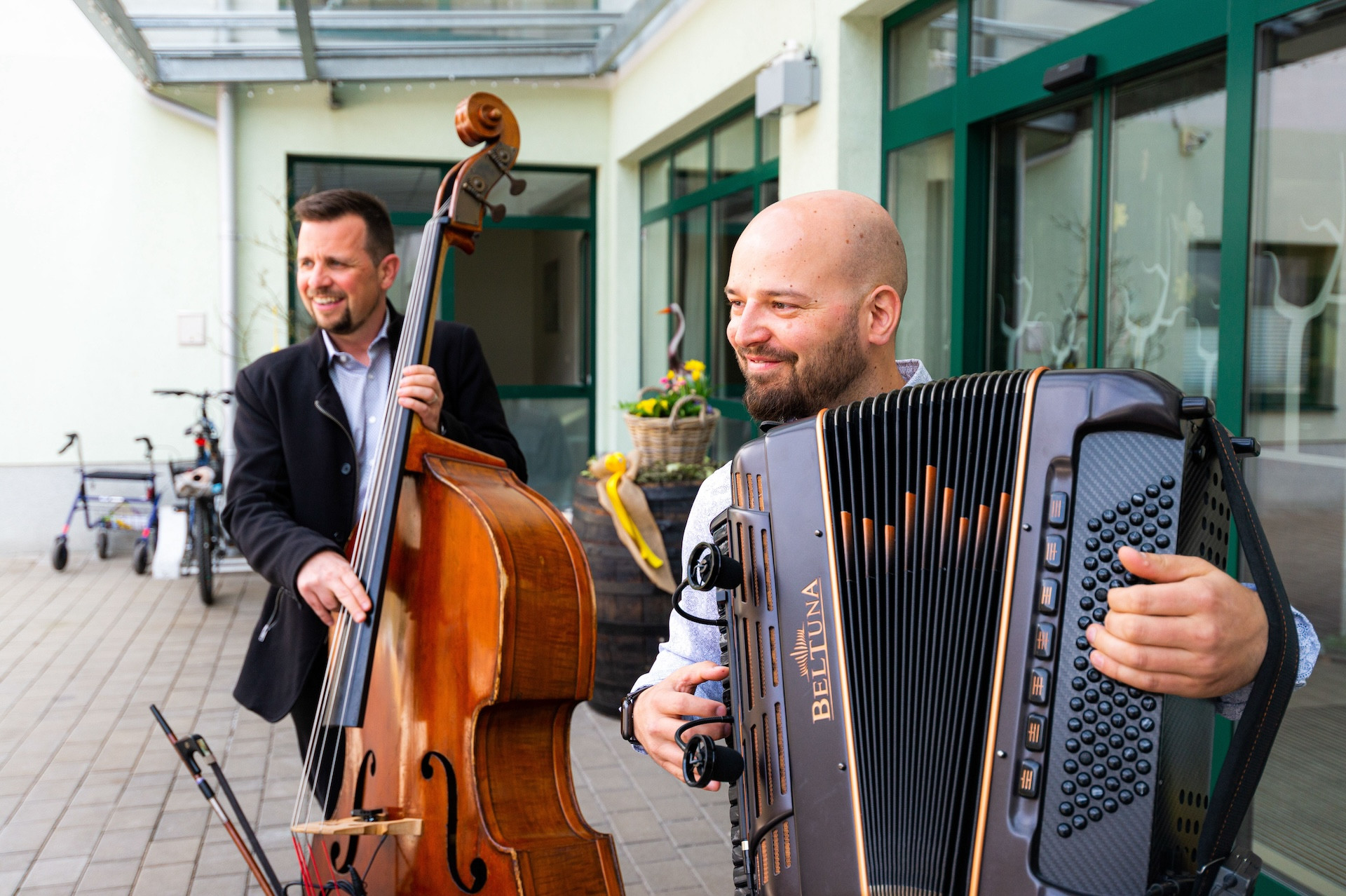 Ob praznovanju 10. obletnice doma Viharnik