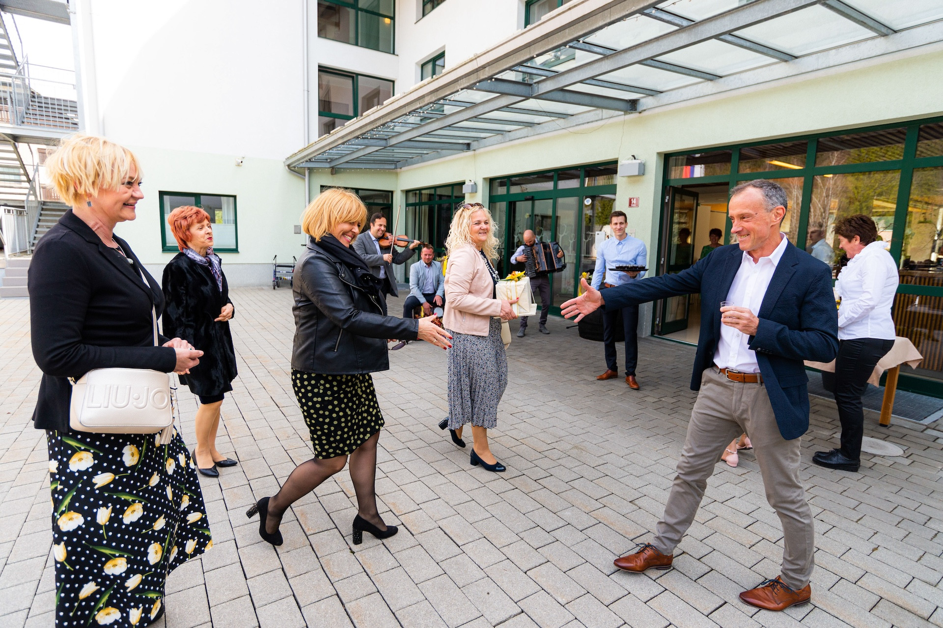 Ob praznovanju 10. obletnice doma Viharnik