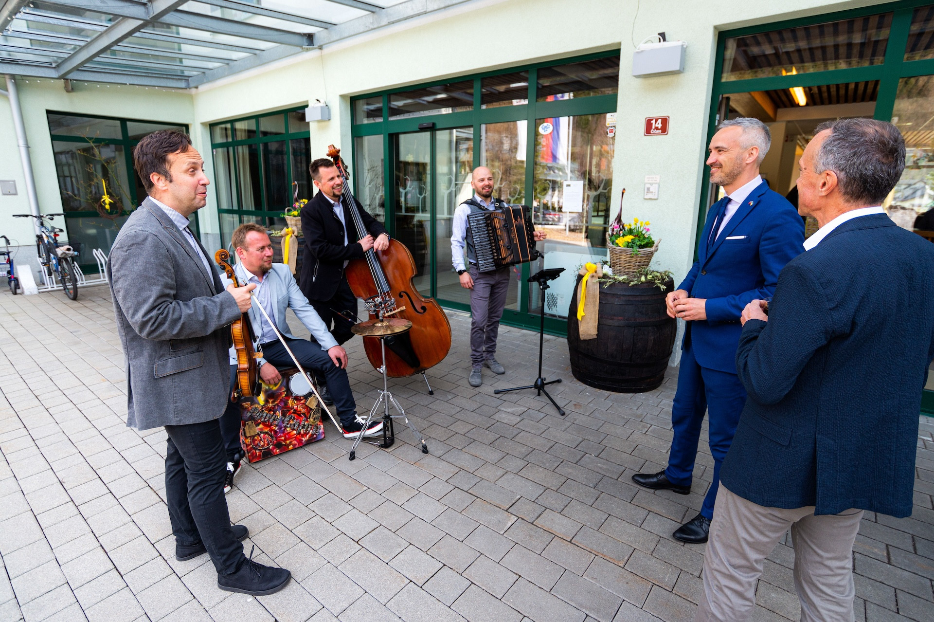 Ob praznovanju 10. obletnice doma Viharnik