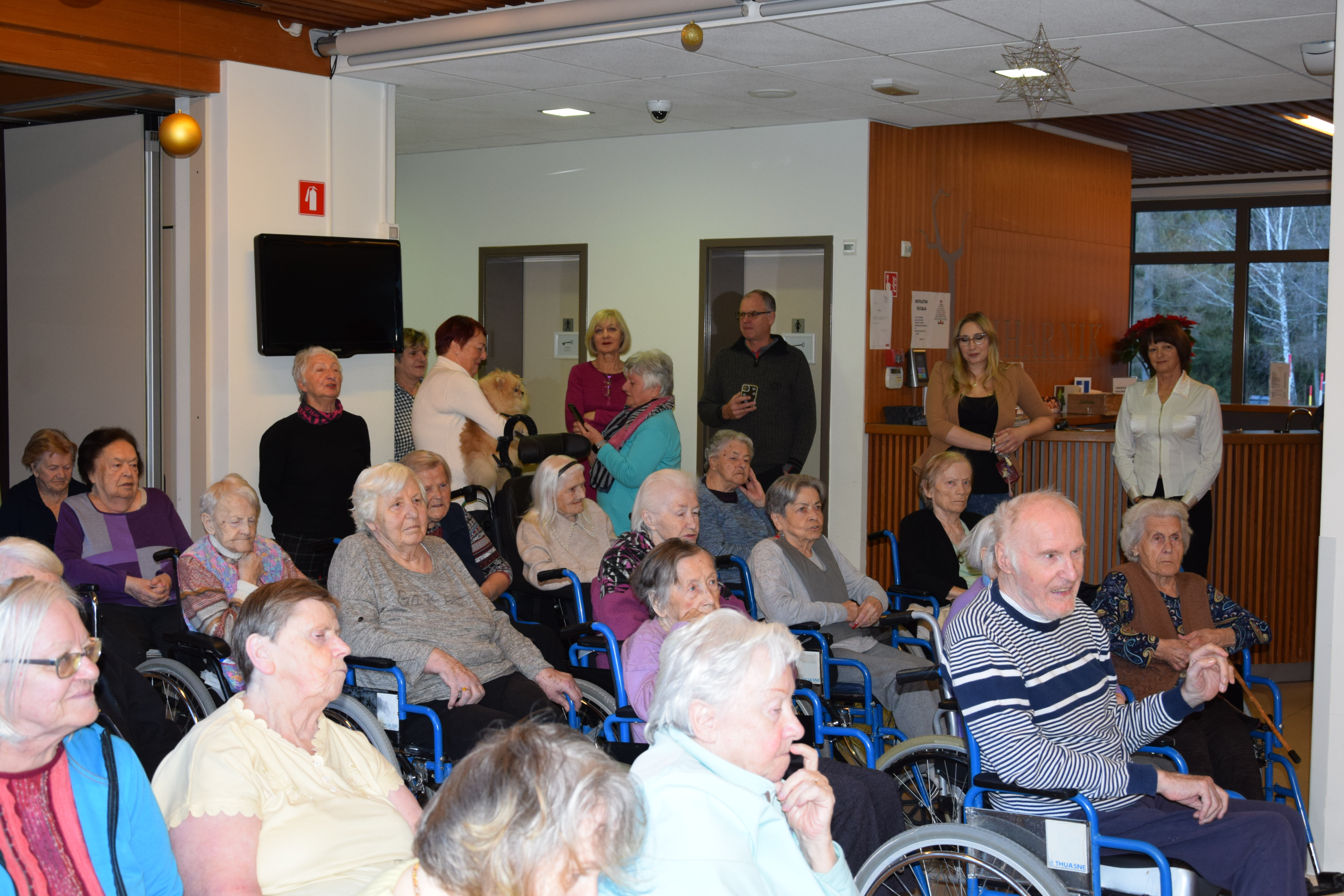 Obdarovanje društvo upokojencev Jesenice in rdeči križ območna enota Jesenice