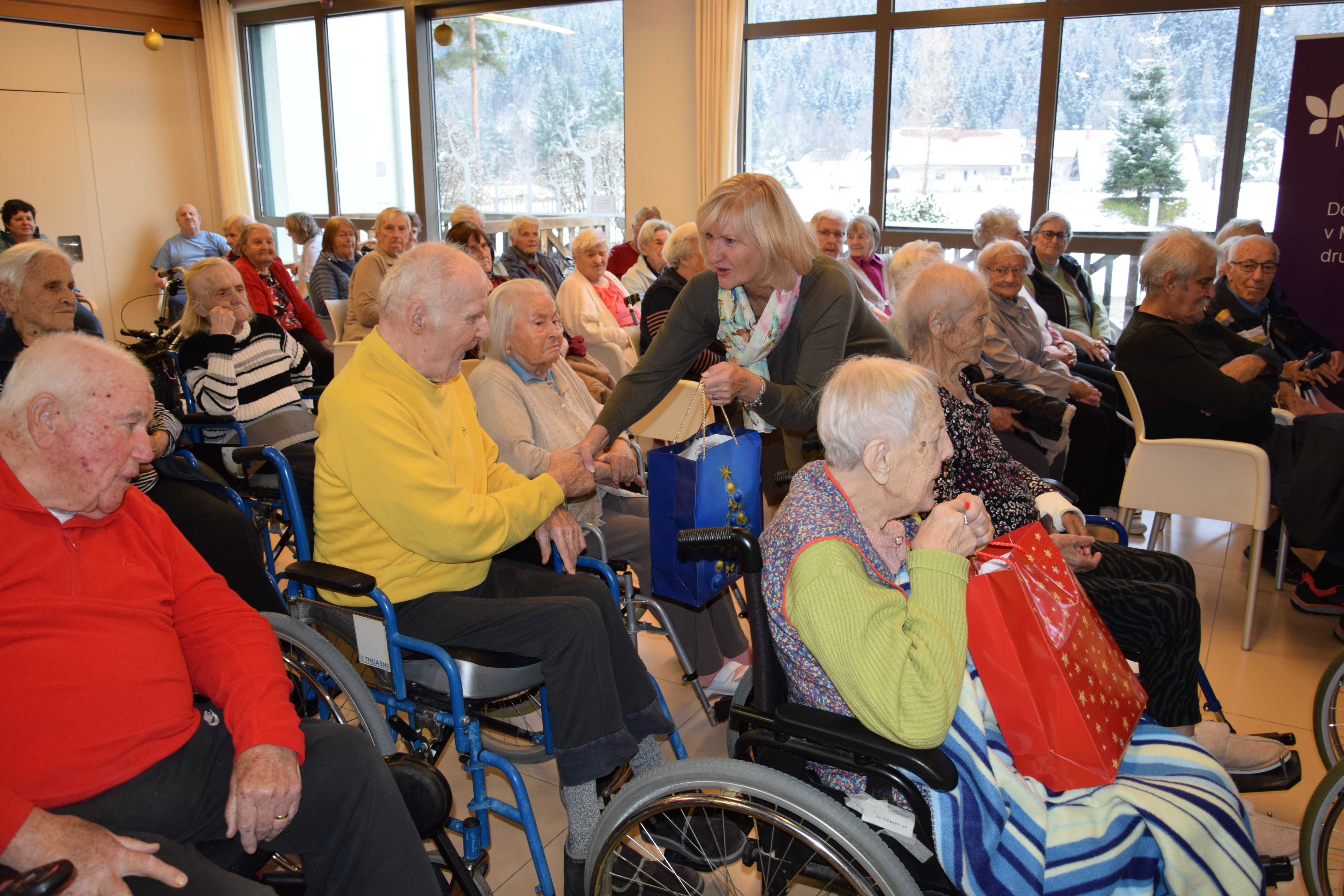 Obdarovanje in obisk  Županje občine Kranjska gora