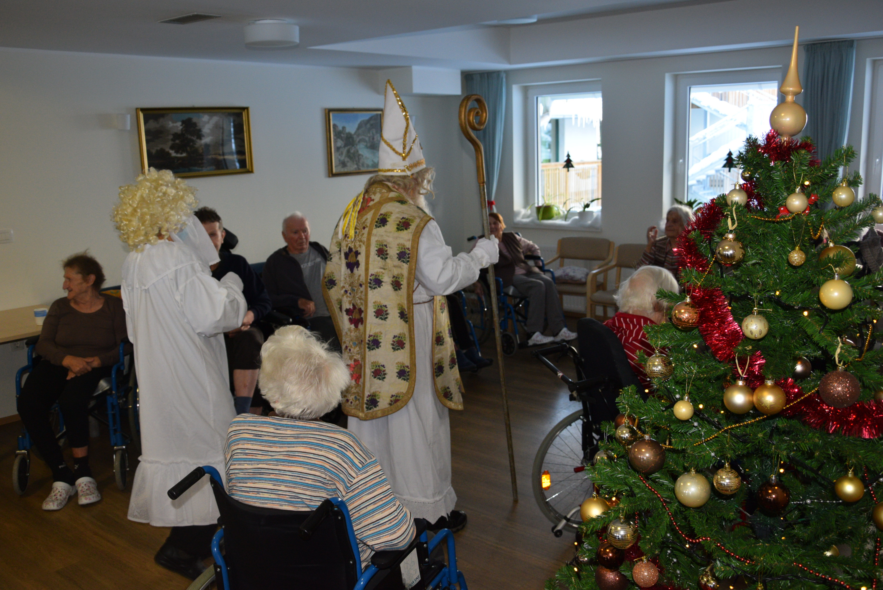 Obiskal nas je sveti Miklavž