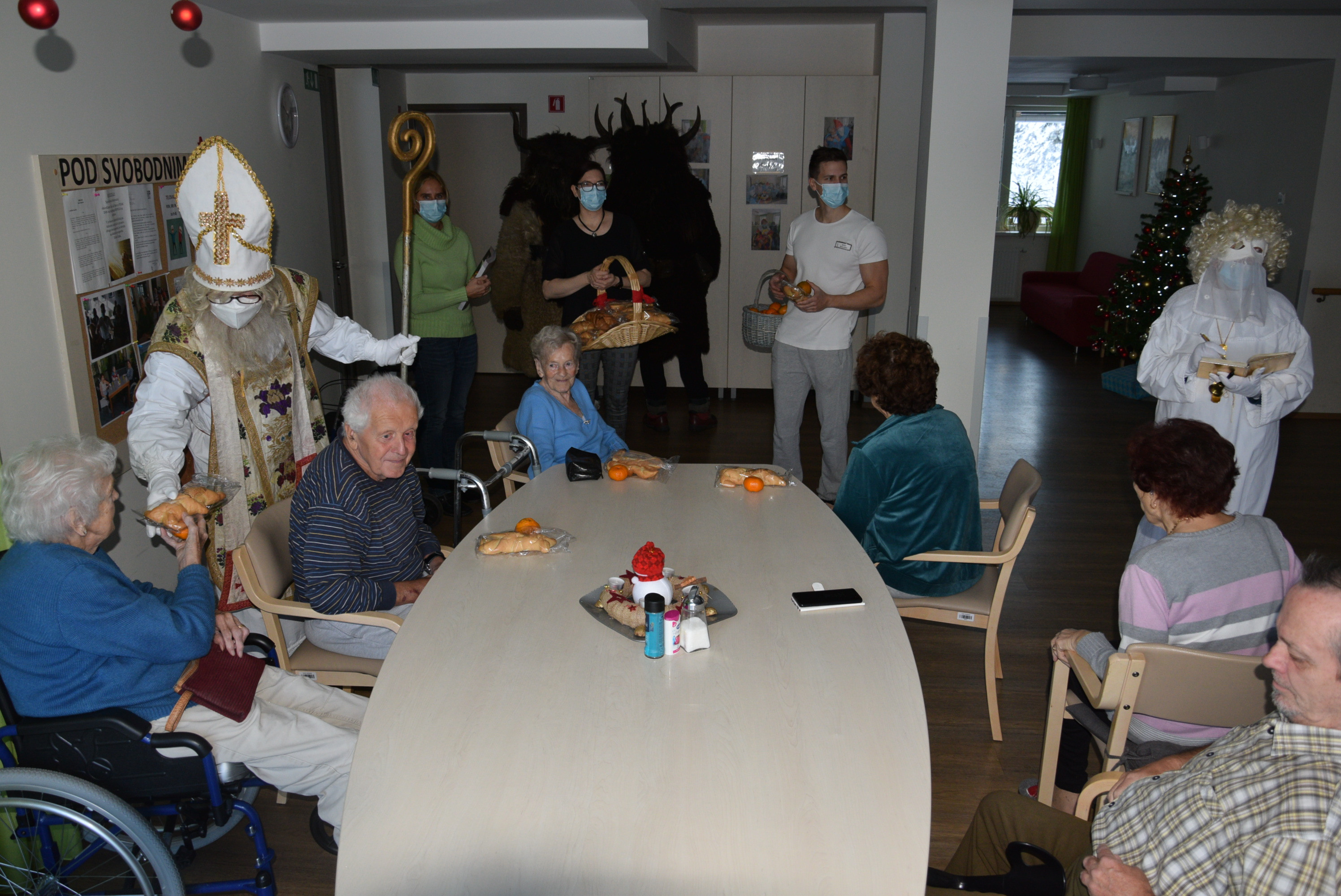 Obiskal nas je sveti Miklavž