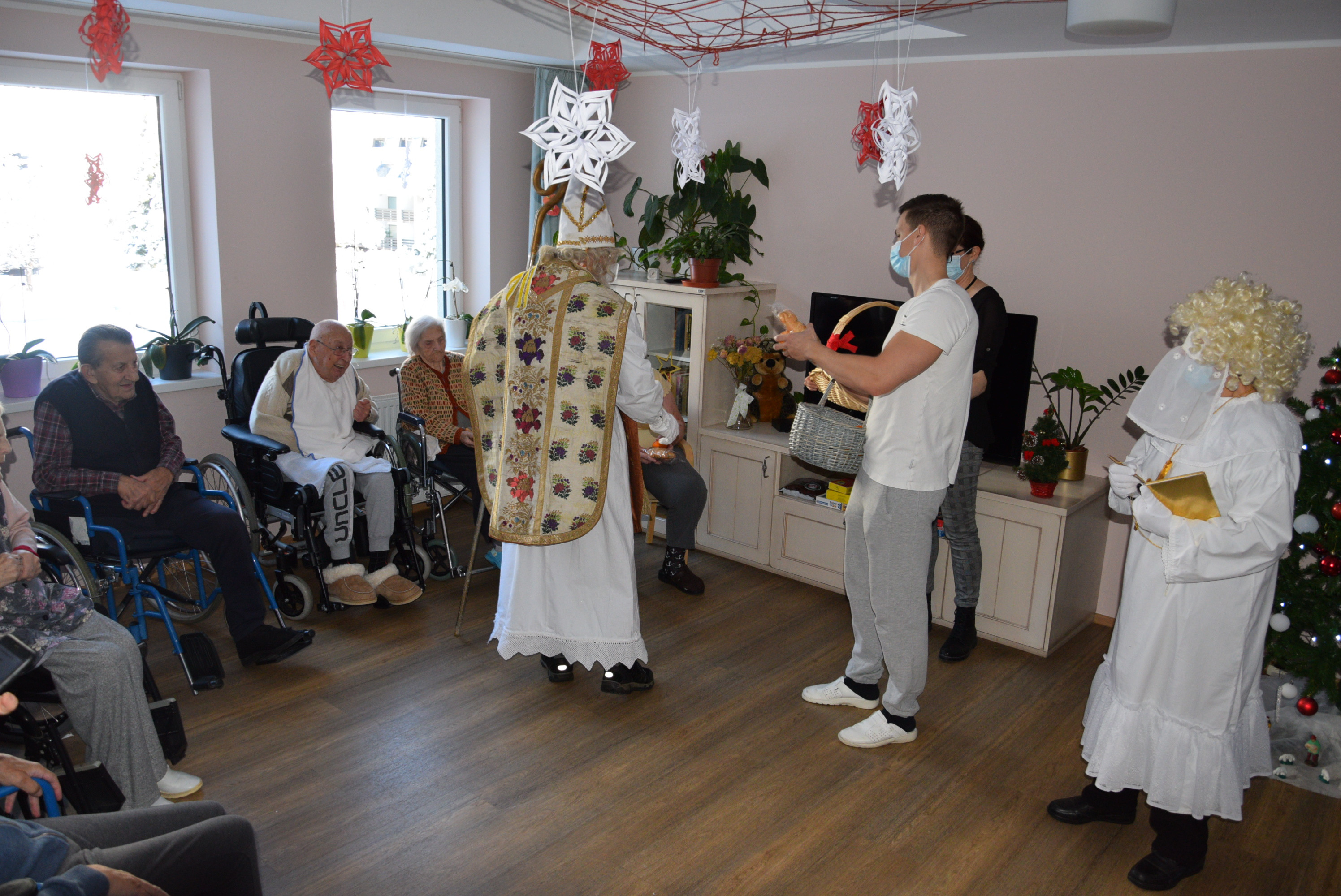 Obiskal nas je sveti Miklavž