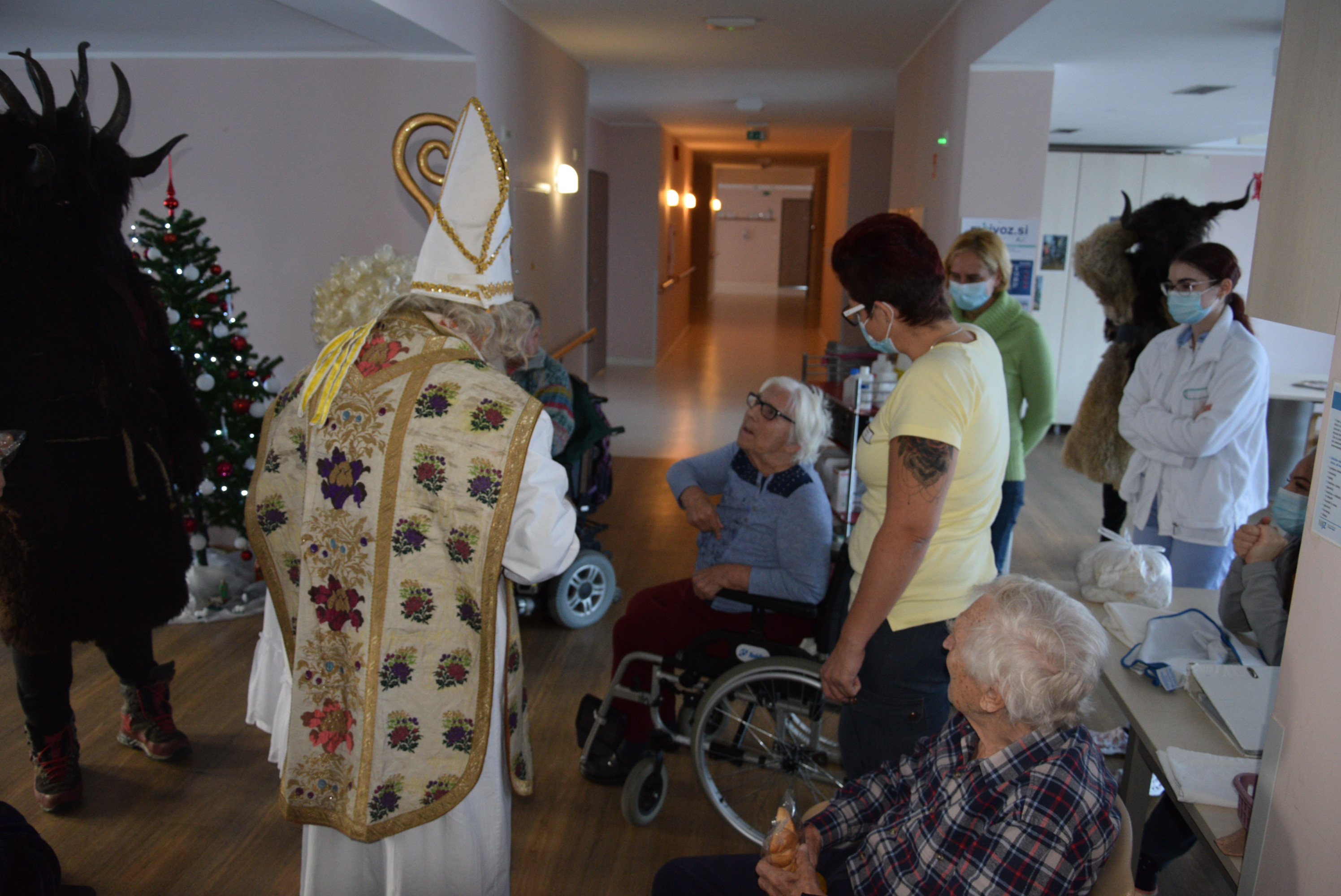 Obiskal nas je sveti Miklavž