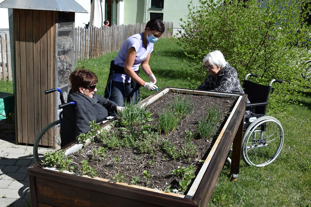 Osvežitev Garklca za novo zeliščno zasaditev