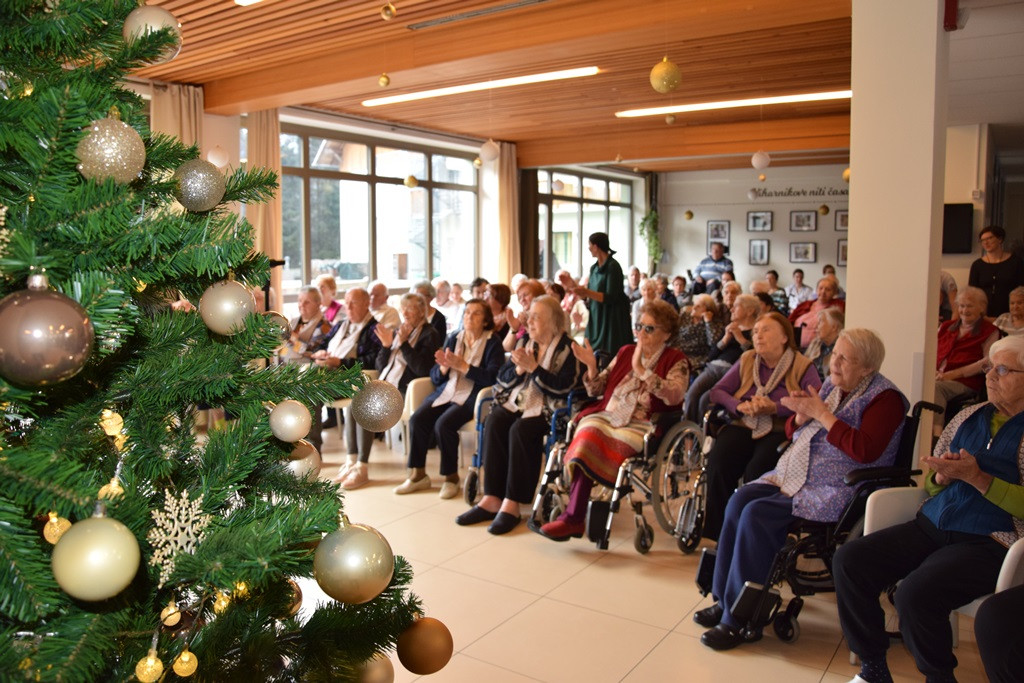Otvoritev Božičnega bazarja