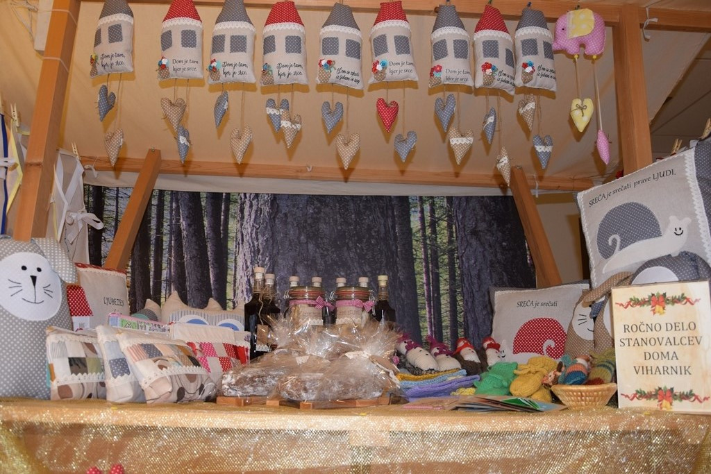 Otvoritev božičnega bazarja