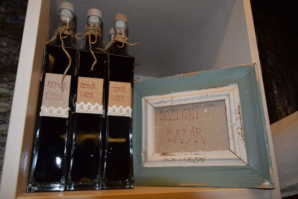 Otvoritev božičnega bazarja