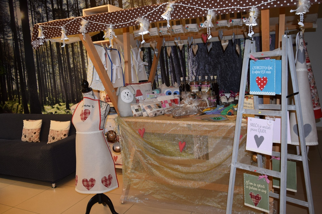 Otvoritev božičnega bazarja