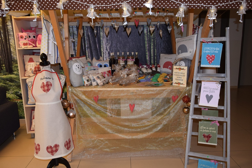 Otvoritev božičnega bazarja