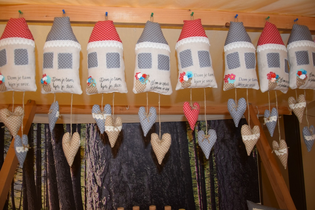 Otvoritev božičnega bazarja