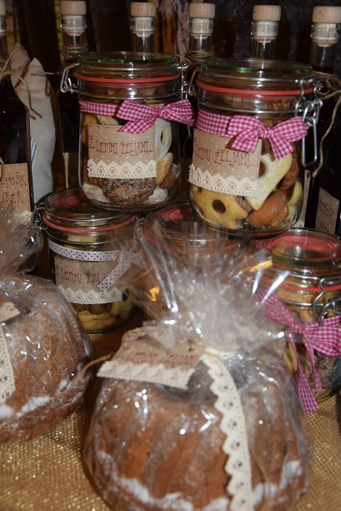 Otvoritev božičnega bazarja