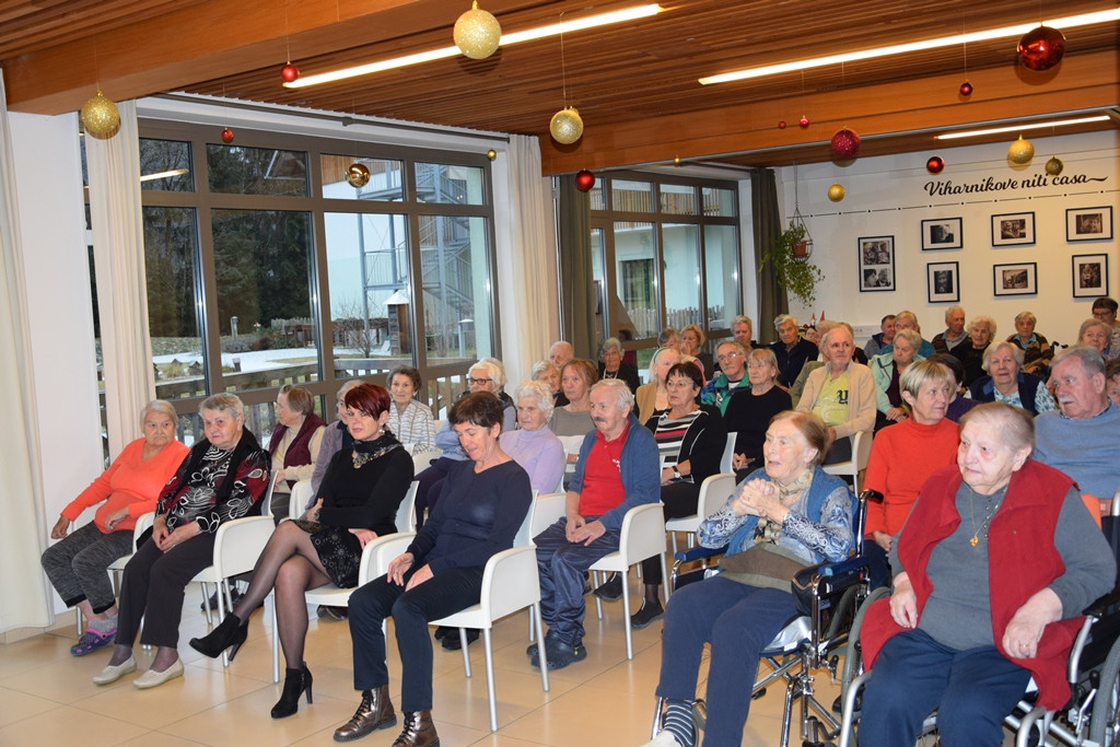 Otvoritev božičnega bazarja