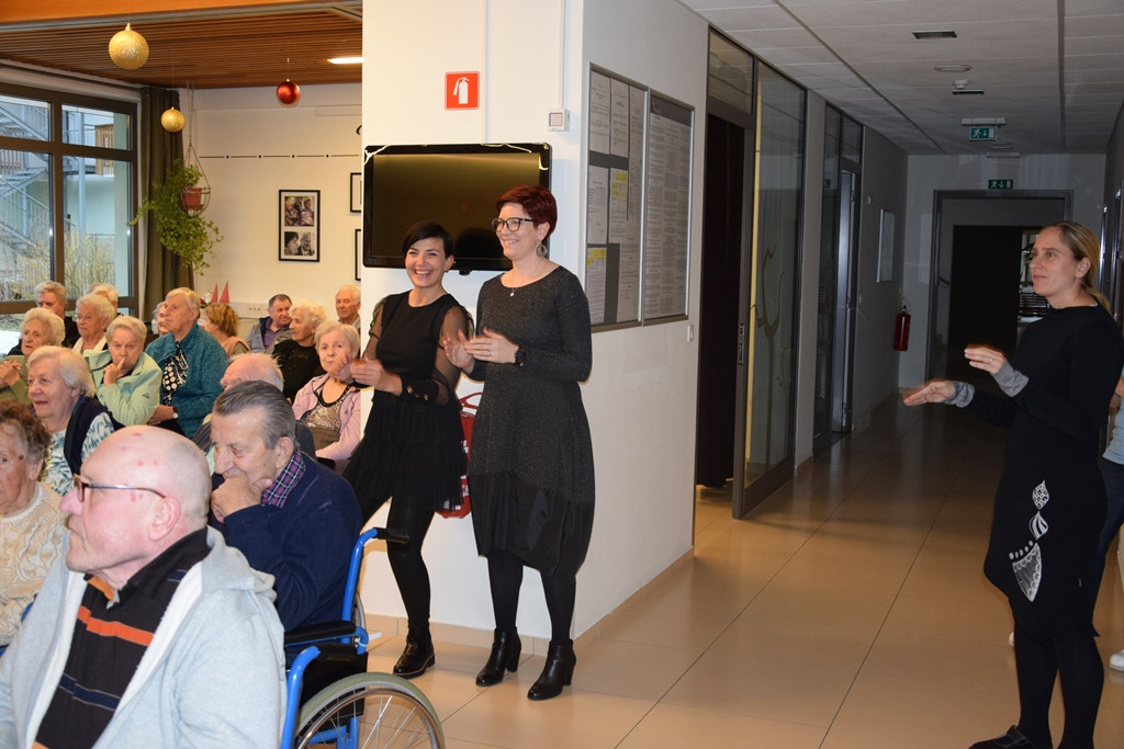 Otvoritev božičnega bazarja