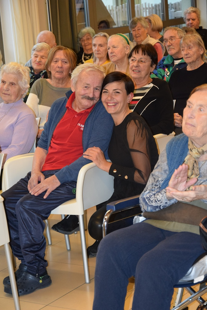 Otvoritev božičnega bazarja