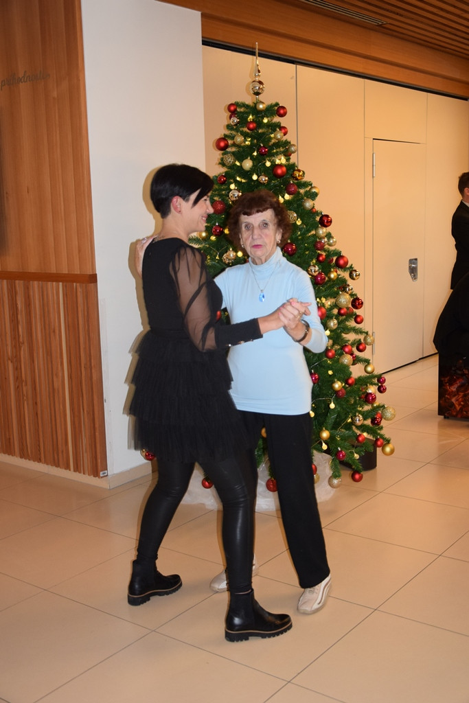 Otvoritev božičnega bazarja