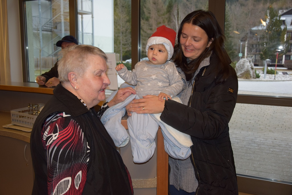 Otvoritev božičnega bazarja