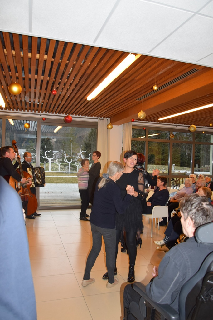 Otvoritev božičnega bazarja