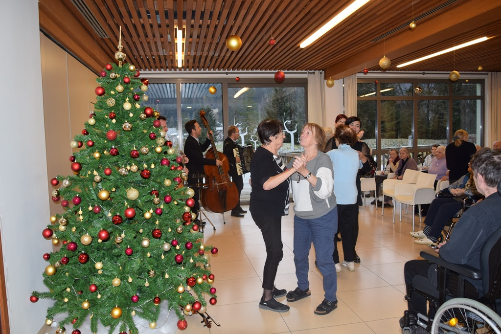 Otvoritev božičnega bazarja