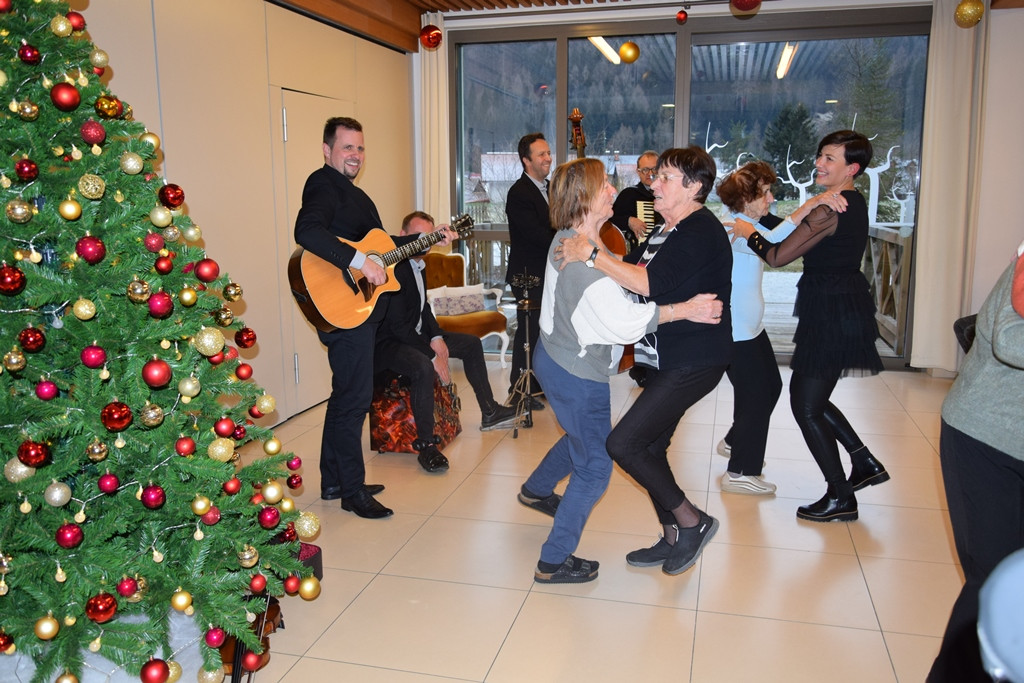 Otvoritev božičnega bazarja