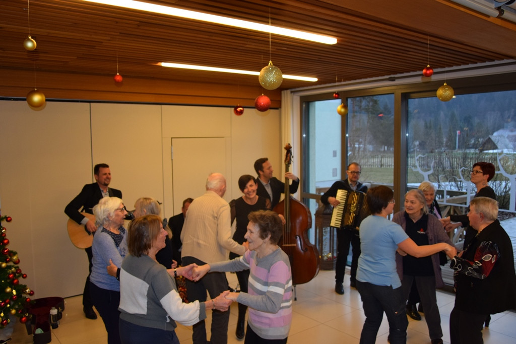 Otvoritev božičnega bazarja