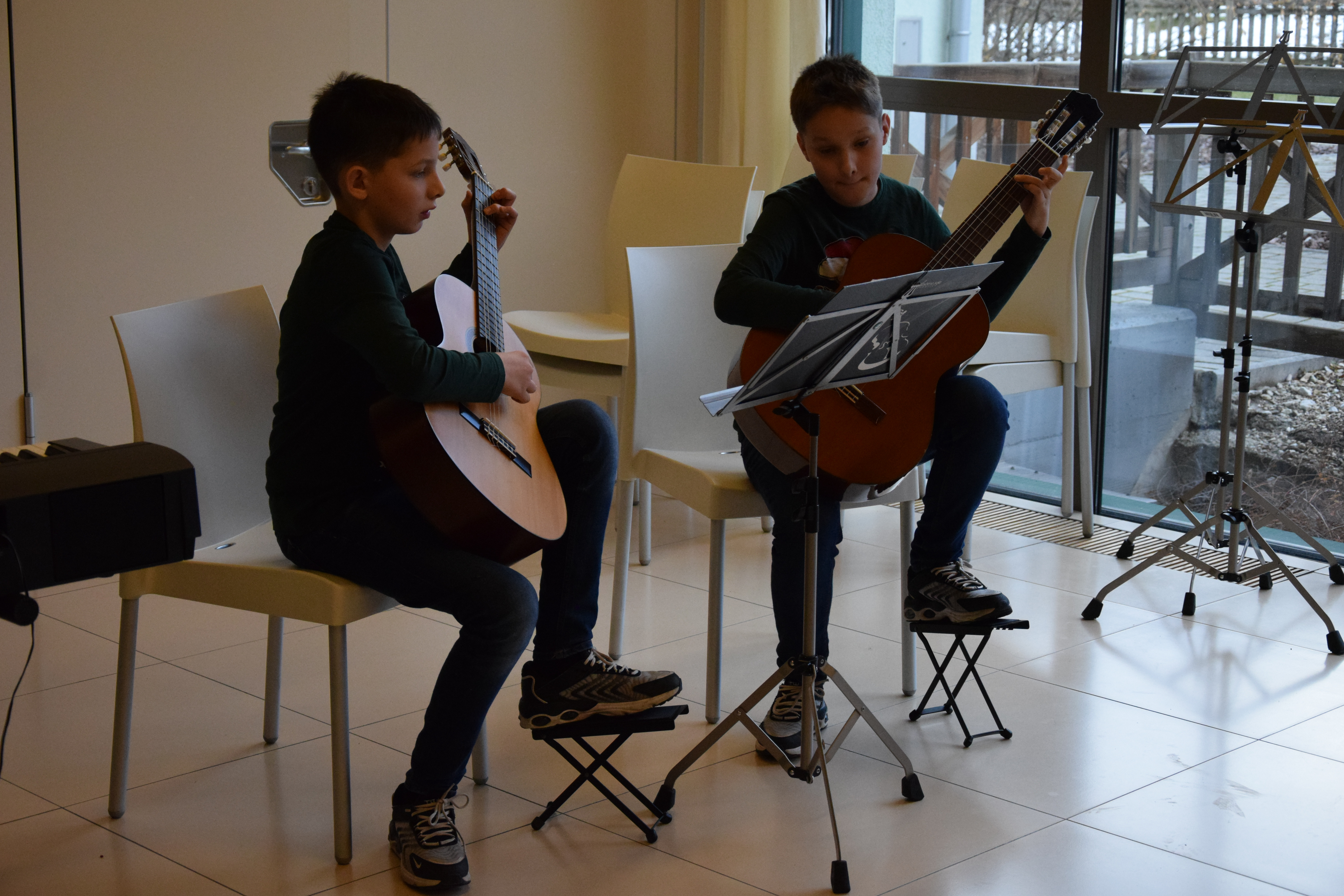 Otvoritev božičnega bazarja v avli